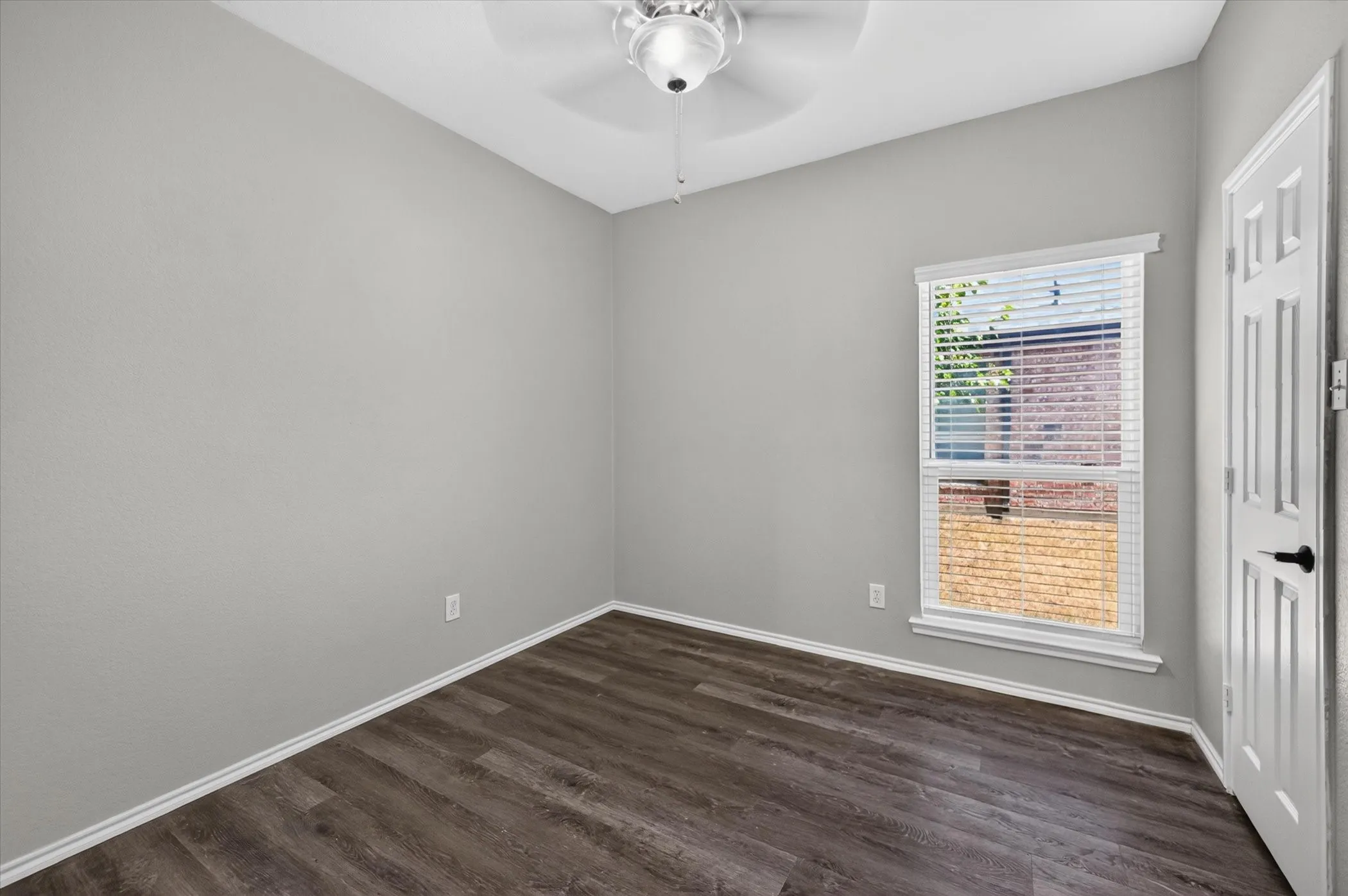 Single Family Residence For Sale in Denton County , 55 N Highland Drive, Sanger, Texas 76266, 3 Bedroom, 2 Bathroom, 2 Garage spaces, 1,489 Sqft, built in 2005, mls#21343741, Real Estate Agent in Sanger, Homes For Sale in Denton county, Homes For Sale in Sanger, Realtor in Sanger Texas, Real Estate Brokerage Independent Realty Texas, Luminita Cordes Realtor