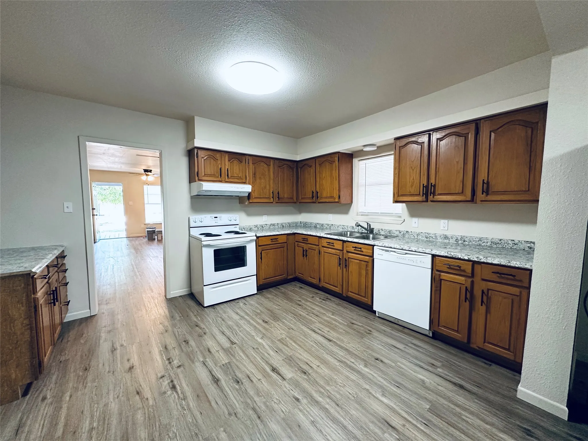 Single Family Residence For Sale in Comanche County , 603 W Walcott Avenue, Comanche, Texas 76442, 3 Bedroom, 2 Bathroom, Garage spaces, 1,488 Sqft, built in 1940, Price $169,900, mls#21355249, Real Estate Agent in Comanche, Homes For Sale in Comanche county, Homes For Sale in Comanche, Realtor in Comanche Texas, Real Estate Brokerage Independent Realty Texas, Luminita Cordes Realtor