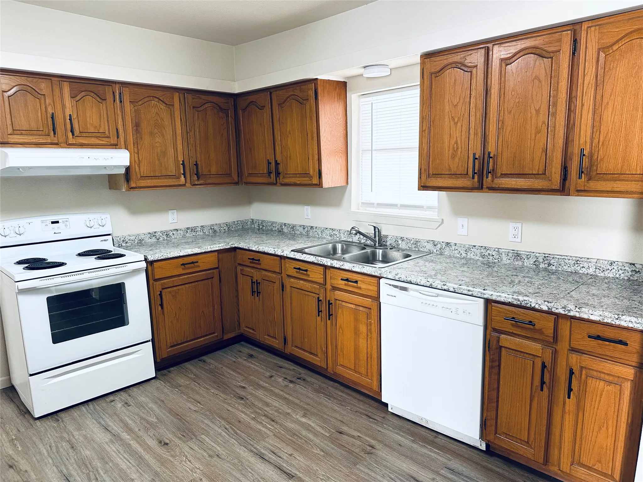 Single Family Residence For Sale in Comanche County , 603 W Walcott Avenue, Comanche, Texas 76442, 3 Bedroom, 2 Bathroom, Garage spaces, 1,488 Sqft, built in 1940, Price $169,900, mls#21355249, Real Estate Agent in Comanche, Homes For Sale in Comanche county, Homes For Sale in Comanche, Realtor in Comanche Texas, Real Estate Brokerage Independent Realty Texas, Luminita Cordes Realtor