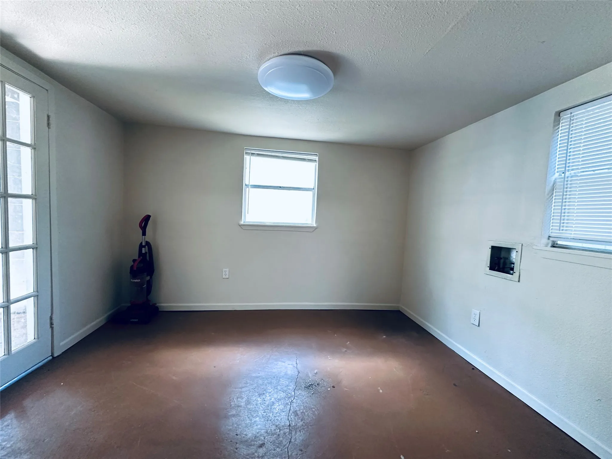 Single Family Residence For Sale in Comanche County , 603 W Walcott Avenue, Comanche, Texas 76442, 3 Bedroom, 2 Bathroom, Garage spaces, 1,488 Sqft, built in 1940, Price $169,900, mls#21355249, Real Estate Agent in Comanche, Homes For Sale in Comanche county, Homes For Sale in Comanche, Realtor in Comanche Texas, Real Estate Brokerage Independent Realty Texas, Luminita Cordes Realtor