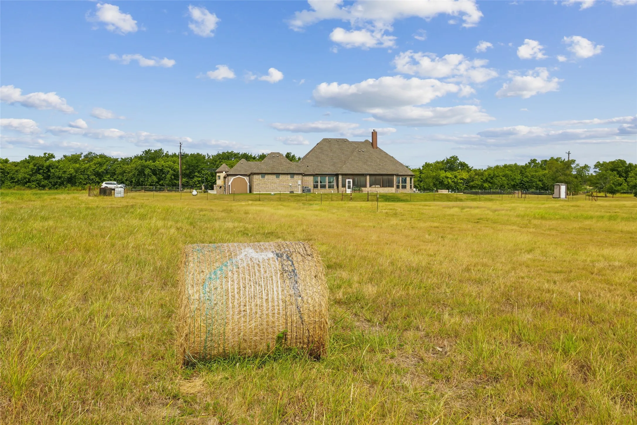 Single Family Residence For Sale in Denton County , 10240 Freeman Road, Sanger, Texas 76266, 4 Bedroom, 4 Bathroom, 2 Garage spaces, 3,089 Sqft, built in 2016, mls#21351105, Real Estate Agent in Sanger, Homes For Sale in Denton county, Homes For Sale in Sanger, Realtor in Sanger Texas, Real Estate Brokerage Independent Realty Texas, Luminita Cordes Realtor