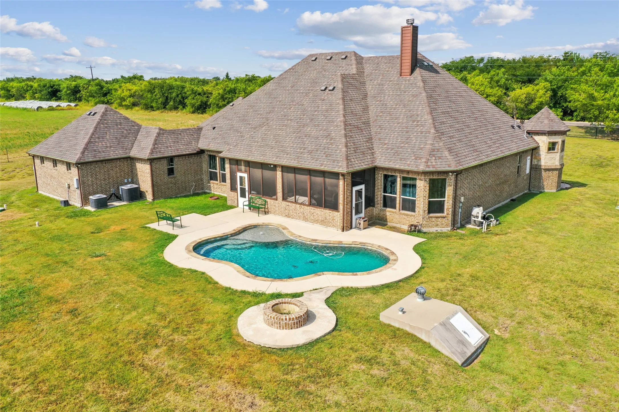 Single Family Residence For Sale in Denton County , 10240 Freeman Road, Sanger, Texas 76266, 4 Bedroom, 4 Bathroom, 2 Garage spaces, 3,089 Sqft, built in 2016, mls#21351105, Real Estate Agent in Sanger, Homes For Sale in Denton county, Homes For Sale in Sanger, Realtor in Sanger Texas, Real Estate Brokerage Independent Realty Texas, Luminita Cordes Realtor