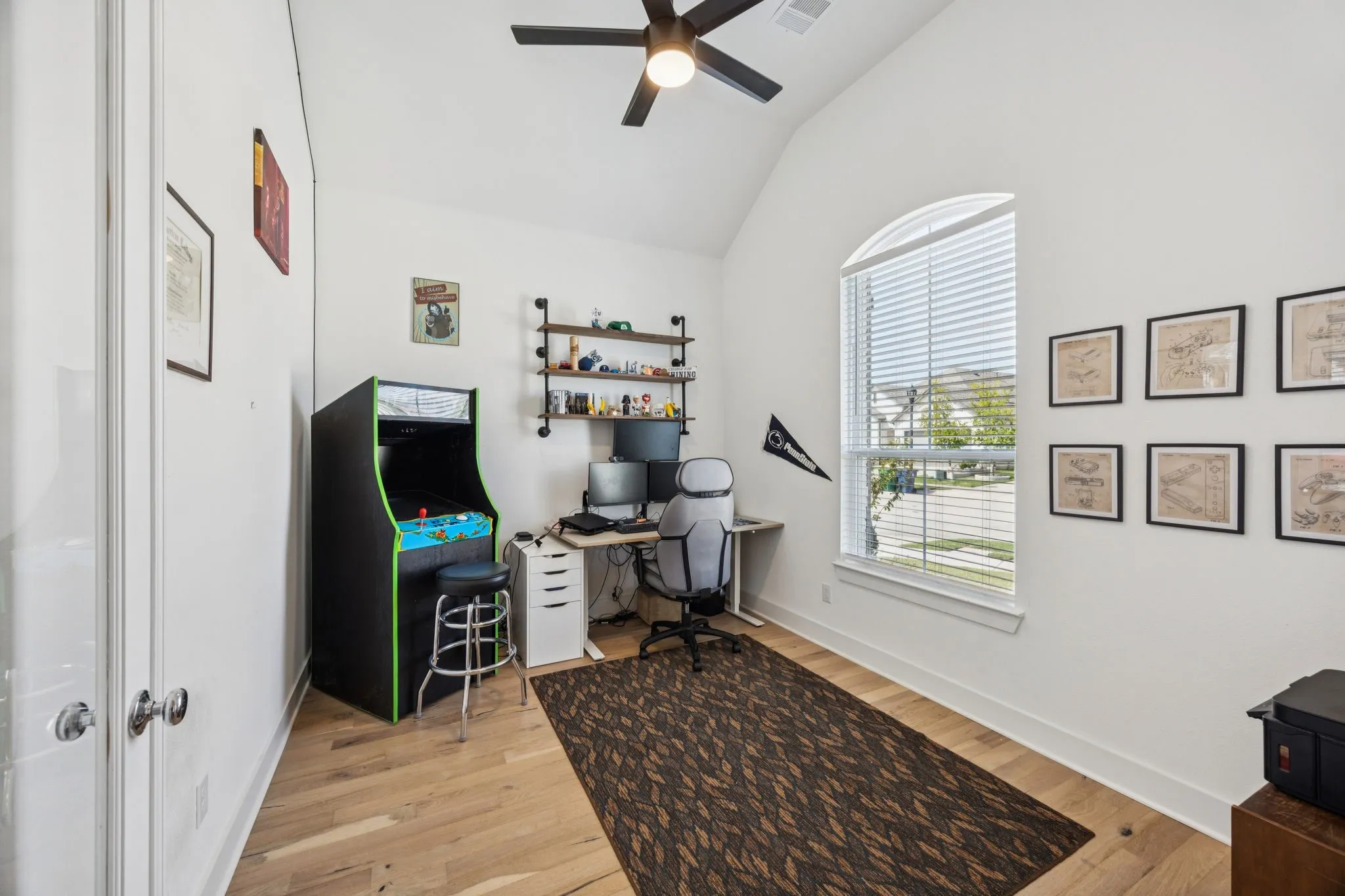 Single Family Residence For Sale in Collin County , 1918 Rhea Court, Celina, Texas 75009, 4 Bedroom, 3 Bathroom, 2 Garage spaces, 2,337 Sqft, built in 2022, mls#21355186, Real Estate Agent in Celina, Homes For Sale in Collin county, Homes For Sale in Celina, Realtor in Celina Texas, Real Estate Brokerage Independent Realty Texas, Luminita Cordes Realtor