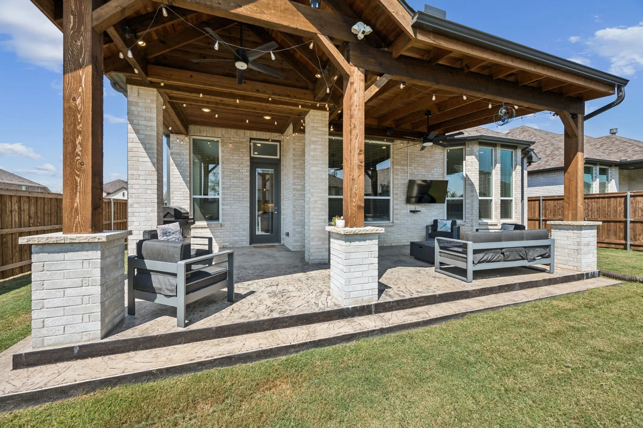 Single Family Residence For Sale in Collin County , 1918 Rhea Court, Celina, Texas 75009, 4 Bedroom, 3 Bathroom, 2 Garage spaces, 2,337 Sqft, built in 2022, mls#21355186, Real Estate Agent in Celina, Homes For Sale in Collin county, Homes For Sale in Celina, Realtor in Celina Texas, Real Estate Brokerage Independent Realty Texas, Luminita Cordes Realtor