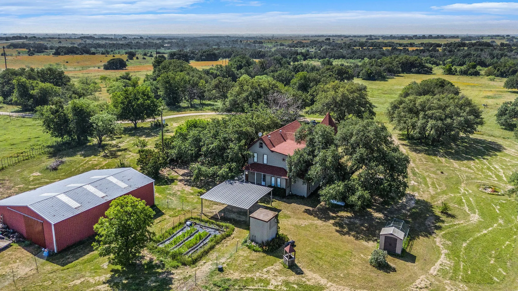 Single Family Residence For Sale in Erath County , 10454 E State Highway 6, Dublin, Texas 76446, 3 Bedroom, 3 Bathroom, Garage spaces, 2,961 Sqft, built in 1984, mls#21337144, Real Estate Agent in Dublin, Homes For Sale in Erath county, Homes For Sale in Dublin, Realtor in Dublin Texas, Real Estate Brokerage Independent Realty Texas, Luminita Cordes Realtor