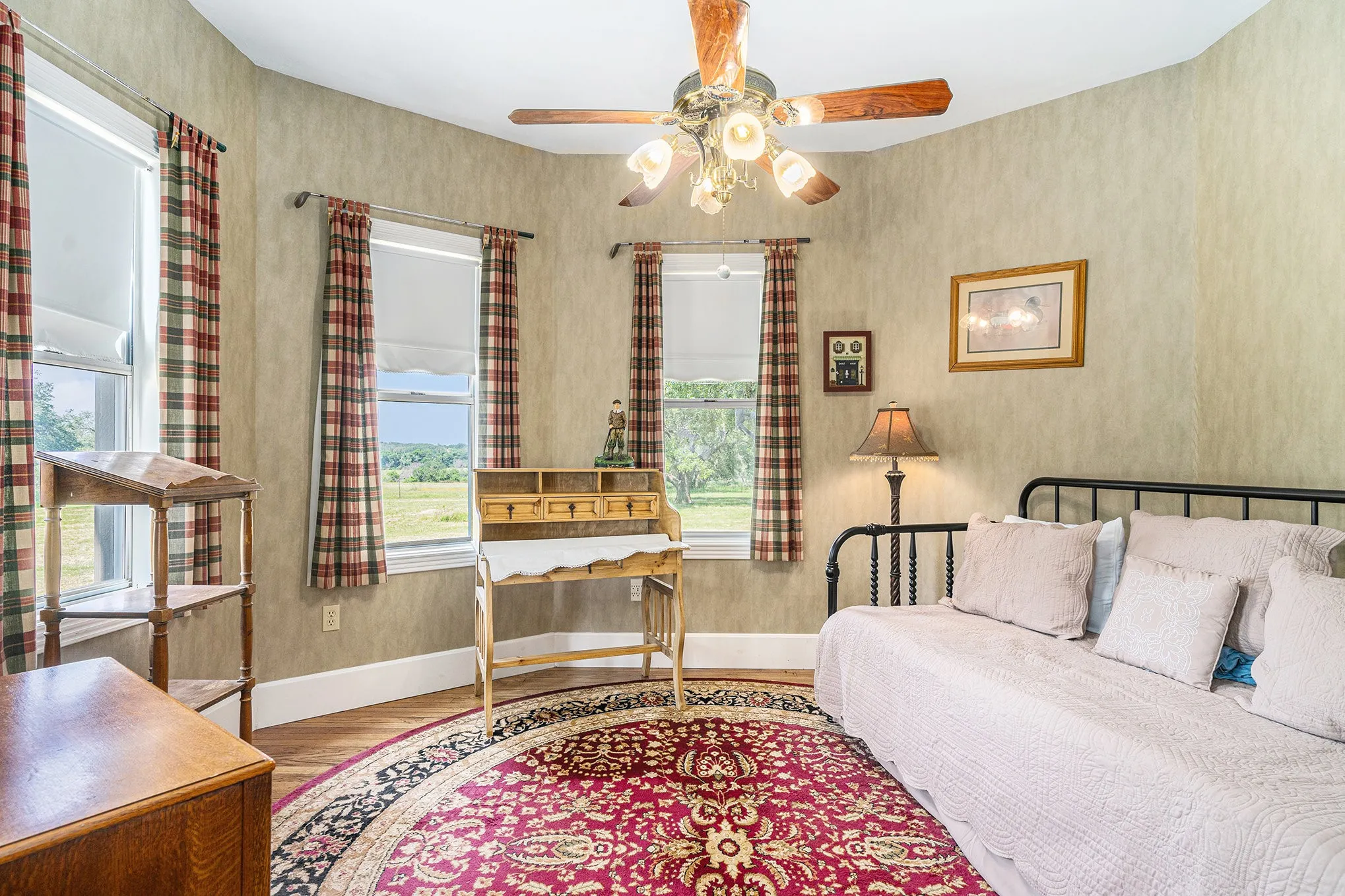 Single Family Residence For Sale in Erath County , 10454 E State Highway 6, Dublin, Texas 76446, 3 Bedroom, 3 Bathroom, Garage spaces, 2,961 Sqft, built in 1984, mls#21337144, Real Estate Agent in Dublin, Homes For Sale in Erath county, Homes For Sale in Dublin, Realtor in Dublin Texas, Real Estate Brokerage Independent Realty Texas, Luminita Cordes Realtor