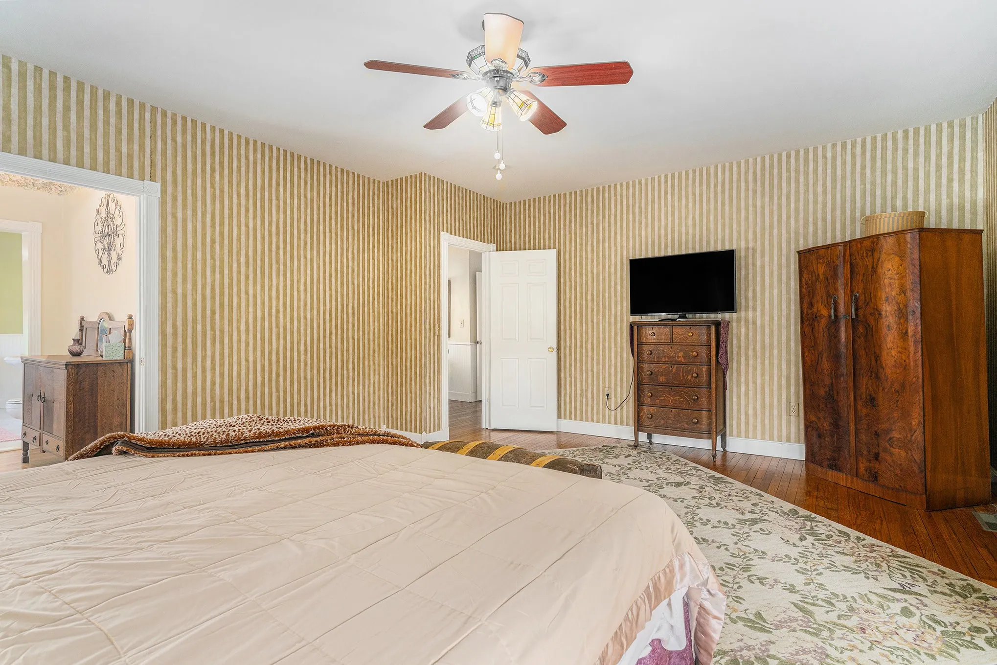 Single Family Residence For Sale in Erath County , 10454 E State Highway 6, Dublin, Texas 76446, 3 Bedroom, 3 Bathroom, Garage spaces, 2,961 Sqft, built in 1984, mls#21337144, Real Estate Agent in Dublin, Homes For Sale in Erath county, Homes For Sale in Dublin, Realtor in Dublin Texas, Real Estate Brokerage Independent Realty Texas, Luminita Cordes Realtor