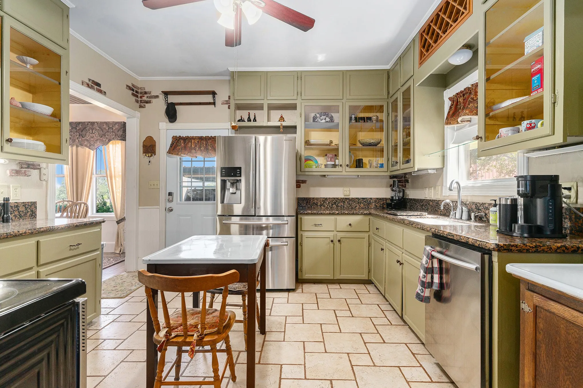 Single Family Residence For Sale in Erath County , 10454 E State Highway 6, Dublin, Texas 76446, 3 Bedroom, 3 Bathroom, Garage spaces, 2,961 Sqft, built in 1984, mls#21337144, Real Estate Agent in Dublin, Homes For Sale in Erath county, Homes For Sale in Dublin, Realtor in Dublin Texas, Real Estate Brokerage Independent Realty Texas, Luminita Cordes Realtor