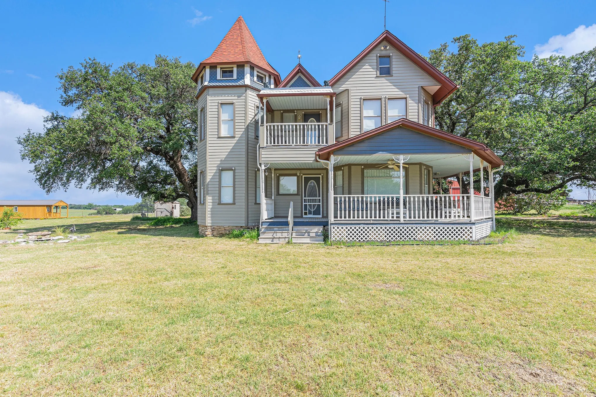 Single Family Residence For Sale in Erath County , 10454 E State Highway 6, Dublin, Texas 76446, 3 Bedroom, 3 Bathroom, Garage spaces, 2,961 Sqft, built in 1984, mls#21337144, Real Estate Agent in Dublin, Homes For Sale in Erath county, Homes For Sale in Dublin, Realtor in Dublin Texas, Real Estate Brokerage Independent Realty Texas, Luminita Cordes Realtor