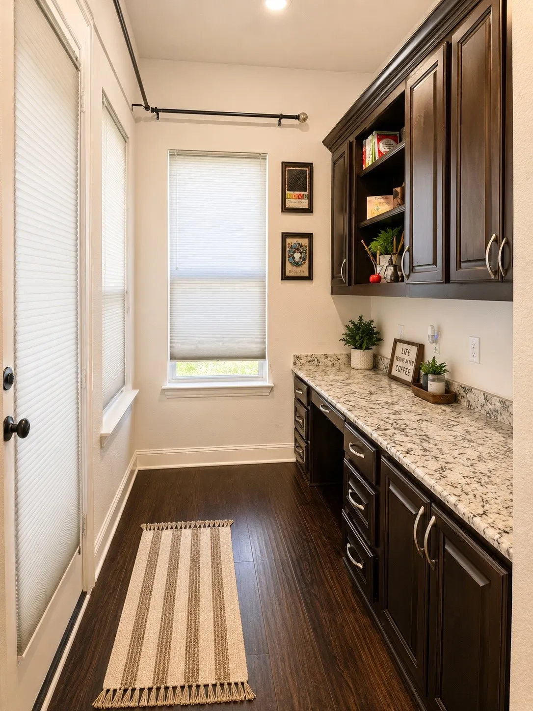 Single Family Residence For Rent in Dallas County , 416 Vine Street, Irving, Texas 75039, 4 Bedroom, 3 Bathroom, 2 Garage spaces, 3,415 Sqft, built in 2013, mls#21355262, Real Estate Agent in Irving, Homes For Rent in Dallas county, Homes For Rent in Irving, Realtor in Irving Texas, Real Estate Brokerage Independent Realty Texas, Luminita Cordes Realtor