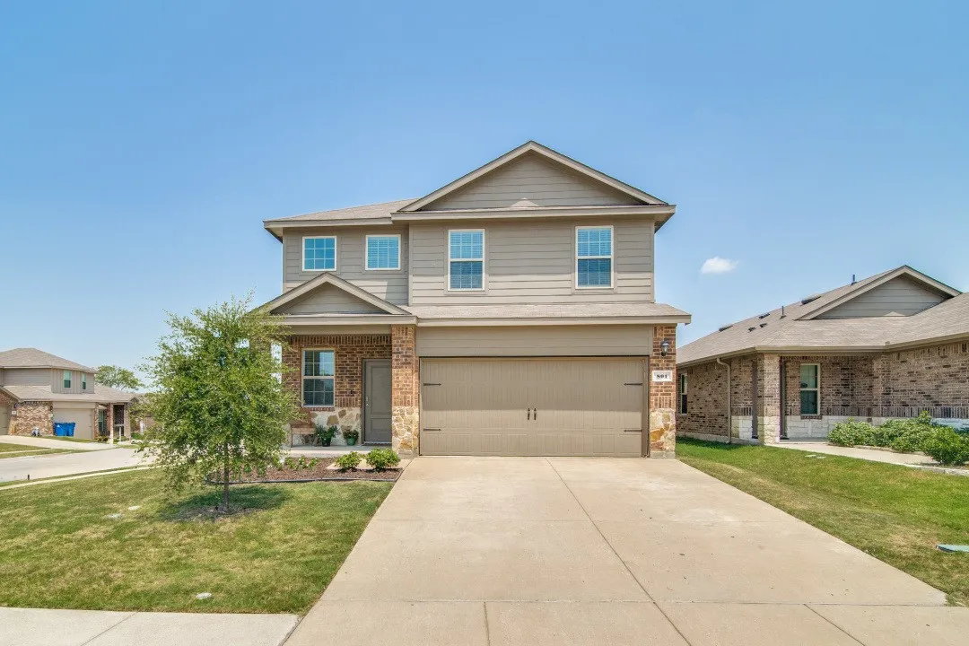 Single Family Residence For Rent in Hunt County , 801 Sunrise Lane, Royse City, Texas 75189, 5 Bedroom, 3 Bathroom, 2 Garage spaces, 2,521 Sqft, built in 2023, mls#21355252, Real Estate Agent in Royse City, Homes For Rent in Hunt county, Homes For Rent in Royse City, Realtor in Royse City Texas, Real Estate Brokerage Independent Realty Texas, Luminita Cordes Realtor