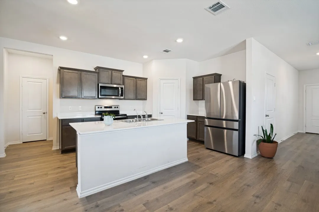 Single Family Residence For Rent in Hunt County , 801 Sunrise Lane, Royse City, Texas 75189, 5 Bedroom, 3 Bathroom, 2 Garage spaces, 2,521 Sqft, built in 2023, mls#21355252, Real Estate Agent in Royse City, Homes For Rent in Hunt county, Homes For Rent in Royse City, Realtor in Royse City Texas, Real Estate Brokerage Independent Realty Texas, Luminita Cordes Realtor