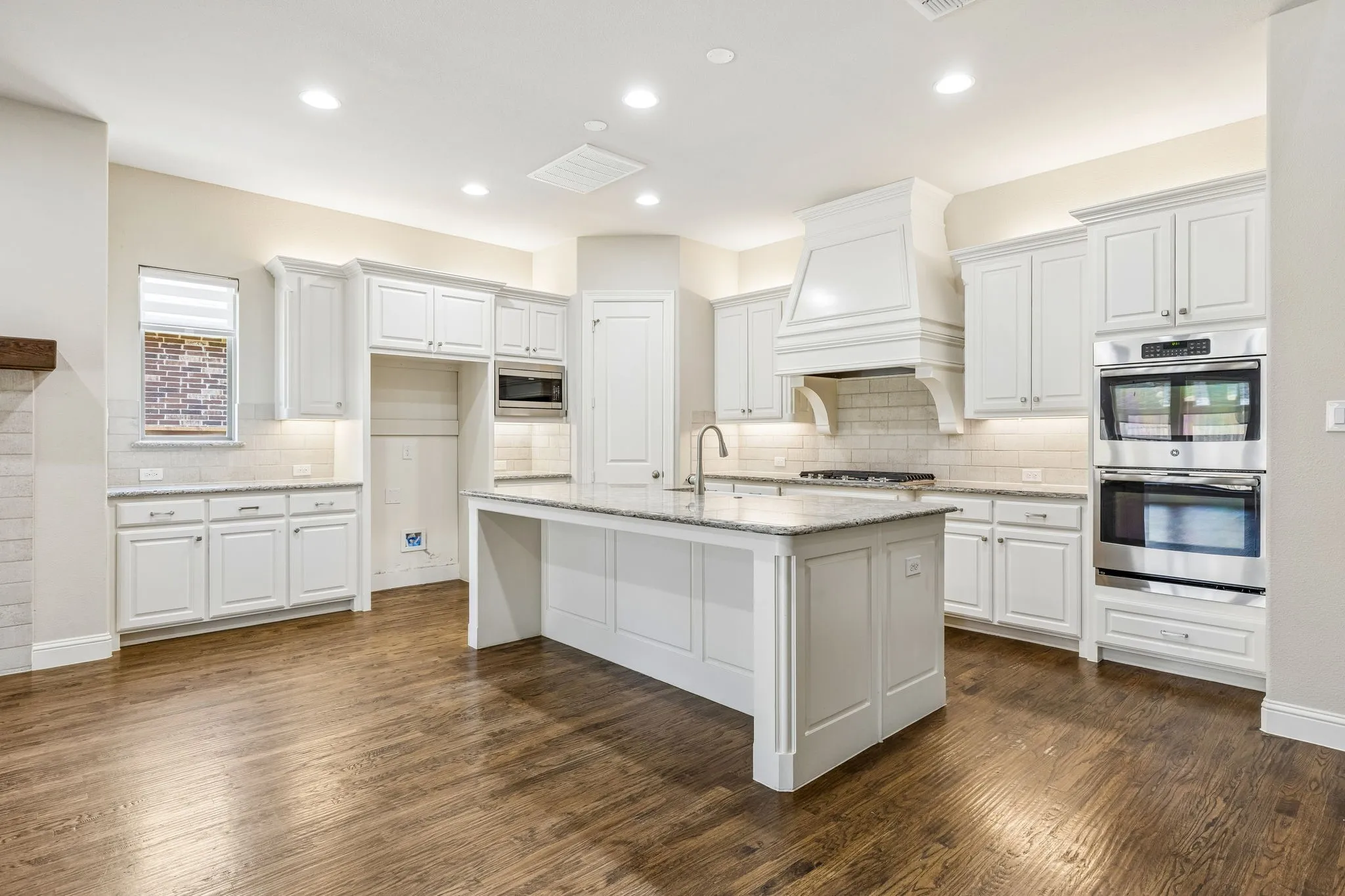 Single Family Residence For Sale in Denton County , 3920 Marigold Lane, Prosper, Texas 75078, 4 Bedroom, 5 Bathroom, 2 Garage spaces, 3,507 Sqft, built in 2016, mls#21355270, Real Estate Agent in Prosper, Homes For Sale in Denton county, Homes For Sale in Prosper, Realtor in Prosper Texas, Real Estate Brokerage Independent Realty Texas, Luminita Cordes Realtor