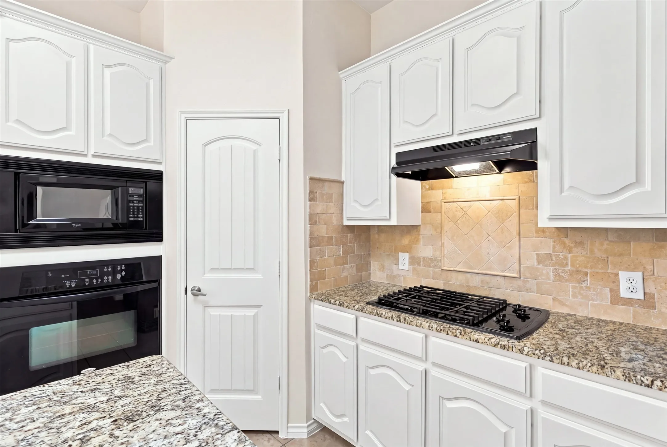 Single Family Residence For Sale in Collin County , 7801 Loma Alta Trail, Mc Kinney, Texas 75070, 3 Bedroom, 3 Bathroom, 2 Garage spaces, 2,212 Sqft, built in 2006, mls#21353238, Real Estate Agent in Mc Kinney, Homes For Sale in Collin county, Homes For Sale in Mc Kinney, Realtor in Mc Kinney Texas, Real Estate Brokerage Independent Realty Texas, Luminita Cordes Realtor