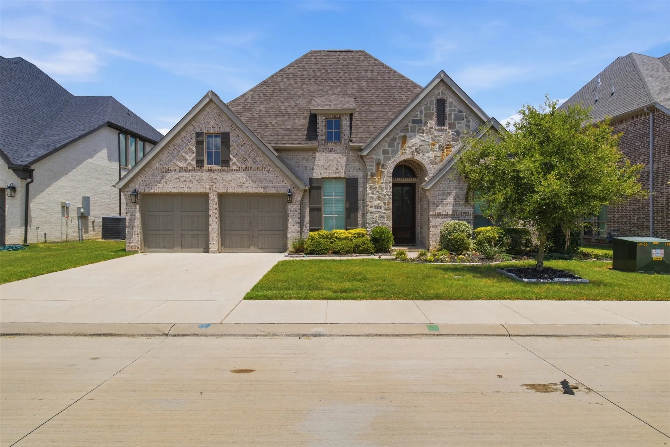 Single Family Residence For Sale in Ellis County , 2434 Sibley Drive, Midlothian, Texas 76065, 4 Bedroom, 4 Bathroom, 3 Garage spaces, 2,944 Sqft, built in 2022, mls#21244376, Real Estate Agent in Midlothian, Homes For Sale in Ellis county, Homes For Sale in Midlothian, Realtor in Midlothian Texas, Real Estate Brokerage Independent Realty Texas, Luminita Cordes Realtor