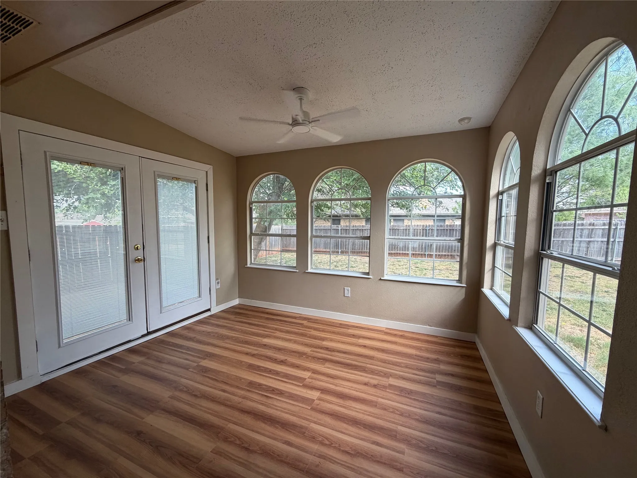Single Family Residence For Sale in Taylor County , 7949 Vita Court, Abilene, Texas 79606, 3 Bedroom, 2 Bathroom, 2 Garage spaces, 1,443 Sqft, built in 1983, mls#21354895, Real Estate Agent in Abilene, Homes For Sale in Taylor county, Homes For Sale in Abilene, Realtor in Abilene Texas, Real Estate Brokerage Independent Realty Texas, Luminita Cordes Realtor