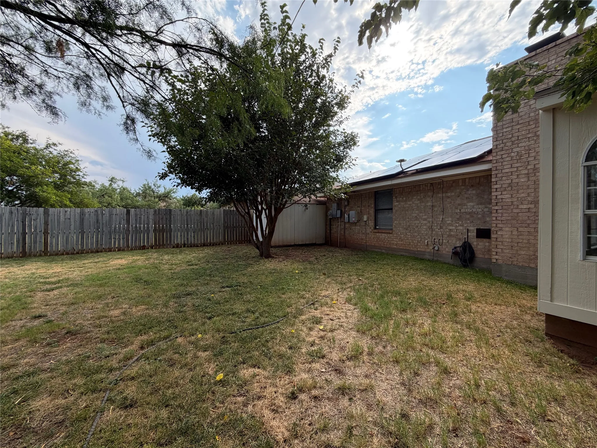 Single Family Residence For Sale in Taylor County , 7949 Vita Court, Abilene, Texas 79606, 3 Bedroom, 2 Bathroom, 2 Garage spaces, 1,443 Sqft, built in 1983, mls#21354895, Real Estate Agent in Abilene, Homes For Sale in Taylor county, Homes For Sale in Abilene, Realtor in Abilene Texas, Real Estate Brokerage Independent Realty Texas, Luminita Cordes Realtor