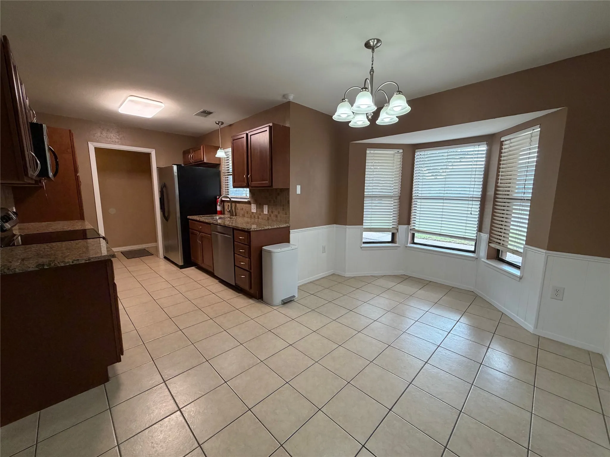 Single Family Residence For Sale in Taylor County , 7949 Vita Court, Abilene, Texas 79606, 3 Bedroom, 2 Bathroom, 2 Garage spaces, 1,443 Sqft, built in 1983, mls#21354895, Real Estate Agent in Abilene, Homes For Sale in Taylor county, Homes For Sale in Abilene, Realtor in Abilene Texas, Real Estate Brokerage Independent Realty Texas, Luminita Cordes Realtor