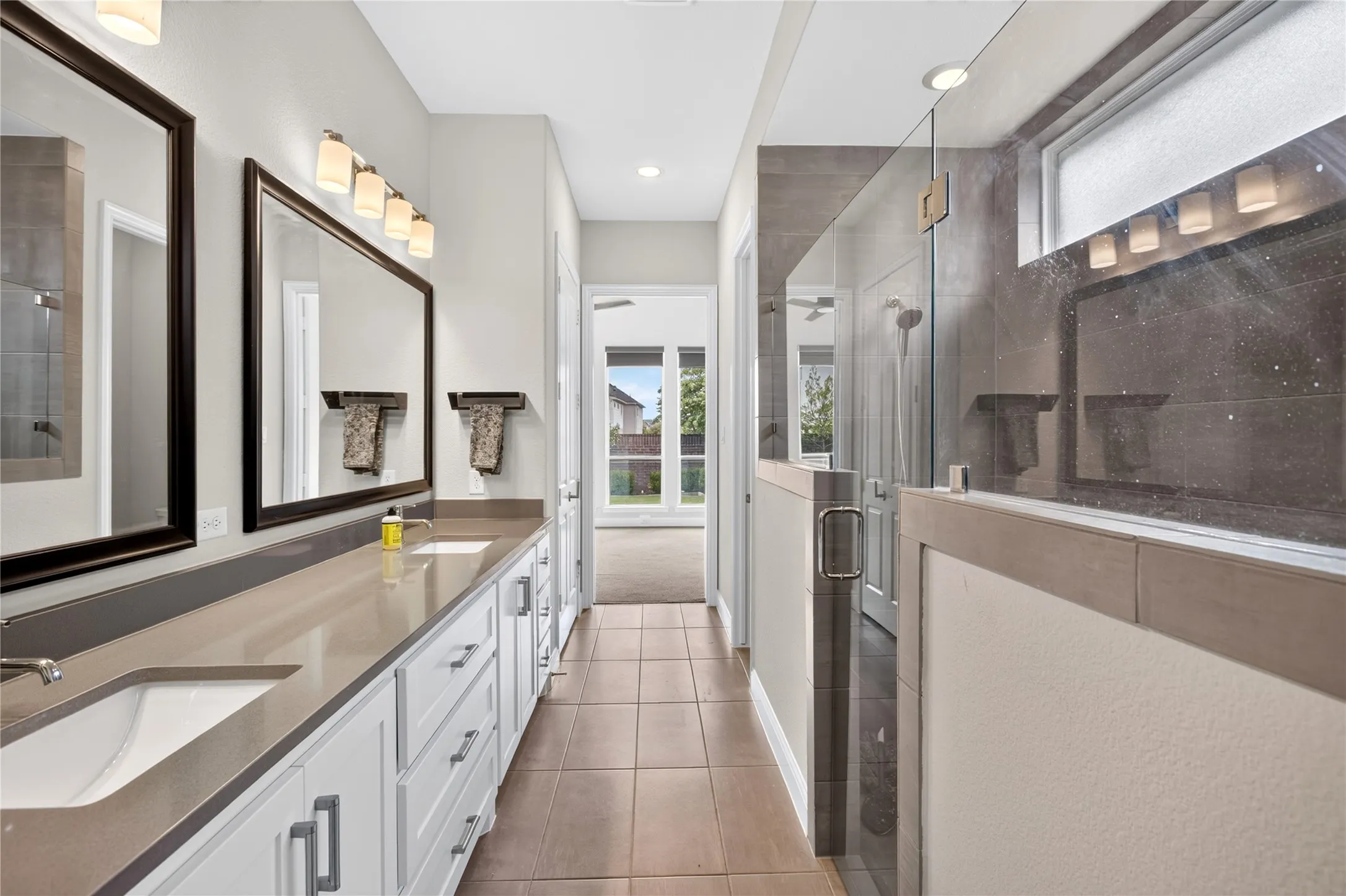 Single Family Residence For Sale in Denton County , 2304 Westlake Court, Carrollton, Texas 75010, 3 Bedroom, 3 Bathroom, 2 Garage spaces, 2,320 Sqft, built in 2017, mls#21355075, Real Estate Agent in Carrollton, Homes For Sale in Denton county, Homes For Sale in Carrollton, Realtor in Carrollton Texas, Real Estate Brokerage Independent Realty Texas, Luminita Cordes Realtor