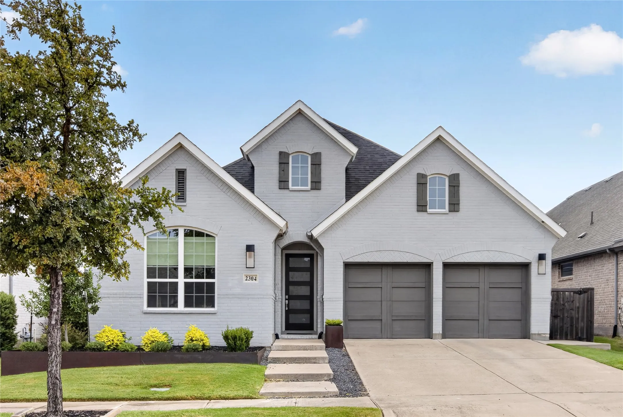 Single Family Residence For Sale in Denton County , 2304 Westlake Court, Carrollton, Texas 75010, 3 Bedroom, 3 Bathroom, 2 Garage spaces, 2,320 Sqft, built in 2017, mls#21355075, Real Estate Agent in Carrollton, Homes For Sale in Denton county, Homes For Sale in Carrollton, Realtor in Carrollton Texas, Real Estate Brokerage Independent Realty Texas, Luminita Cordes Realtor