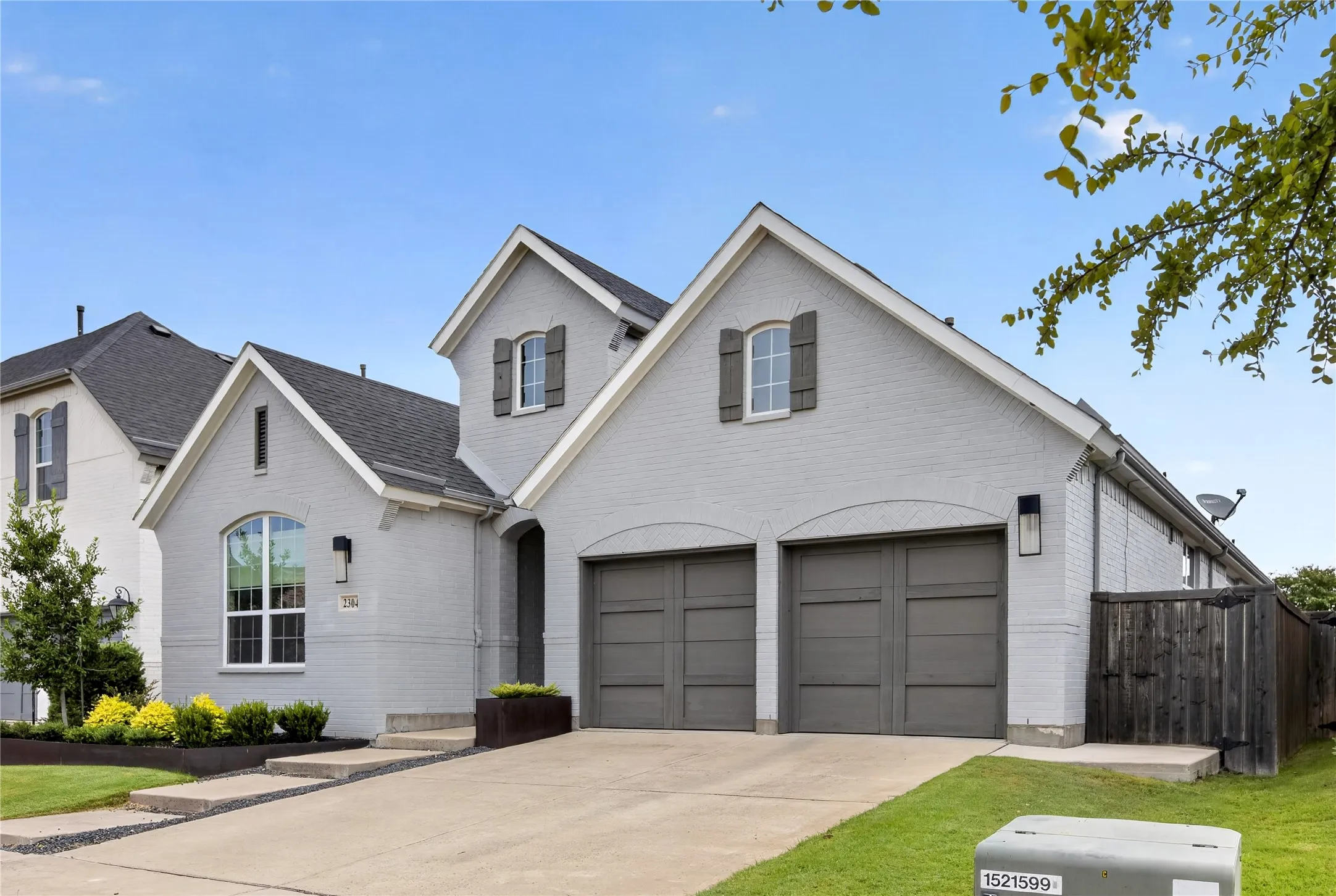 Single Family Residence For Sale in Denton County , 2304 Westlake Court, Carrollton, Texas 75010, 3 Bedroom, 3 Bathroom, 2 Garage spaces, 2,320 Sqft, built in 2017, mls#21355075, Real Estate Agent in Carrollton, Homes For Sale in Denton county, Homes For Sale in Carrollton, Realtor in Carrollton Texas, Real Estate Brokerage Independent Realty Texas, Luminita Cordes Realtor