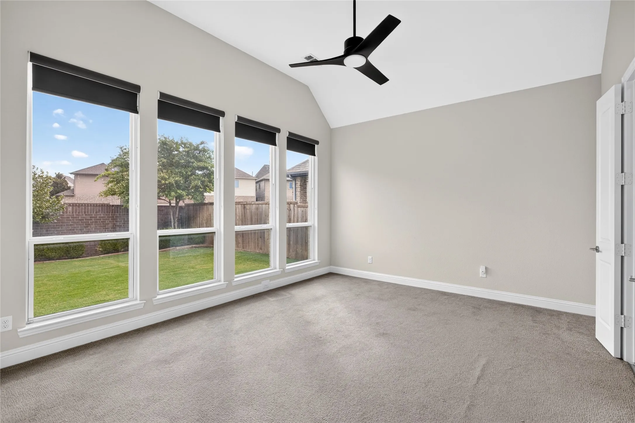 Single Family Residence For Sale in Denton County , 2304 Westlake Court, Carrollton, Texas 75010, 3 Bedroom, 3 Bathroom, 2 Garage spaces, 2,320 Sqft, built in 2017, mls#21355075, Real Estate Agent in Carrollton, Homes For Sale in Denton county, Homes For Sale in Carrollton, Realtor in Carrollton Texas, Real Estate Brokerage Independent Realty Texas, Luminita Cordes Realtor
