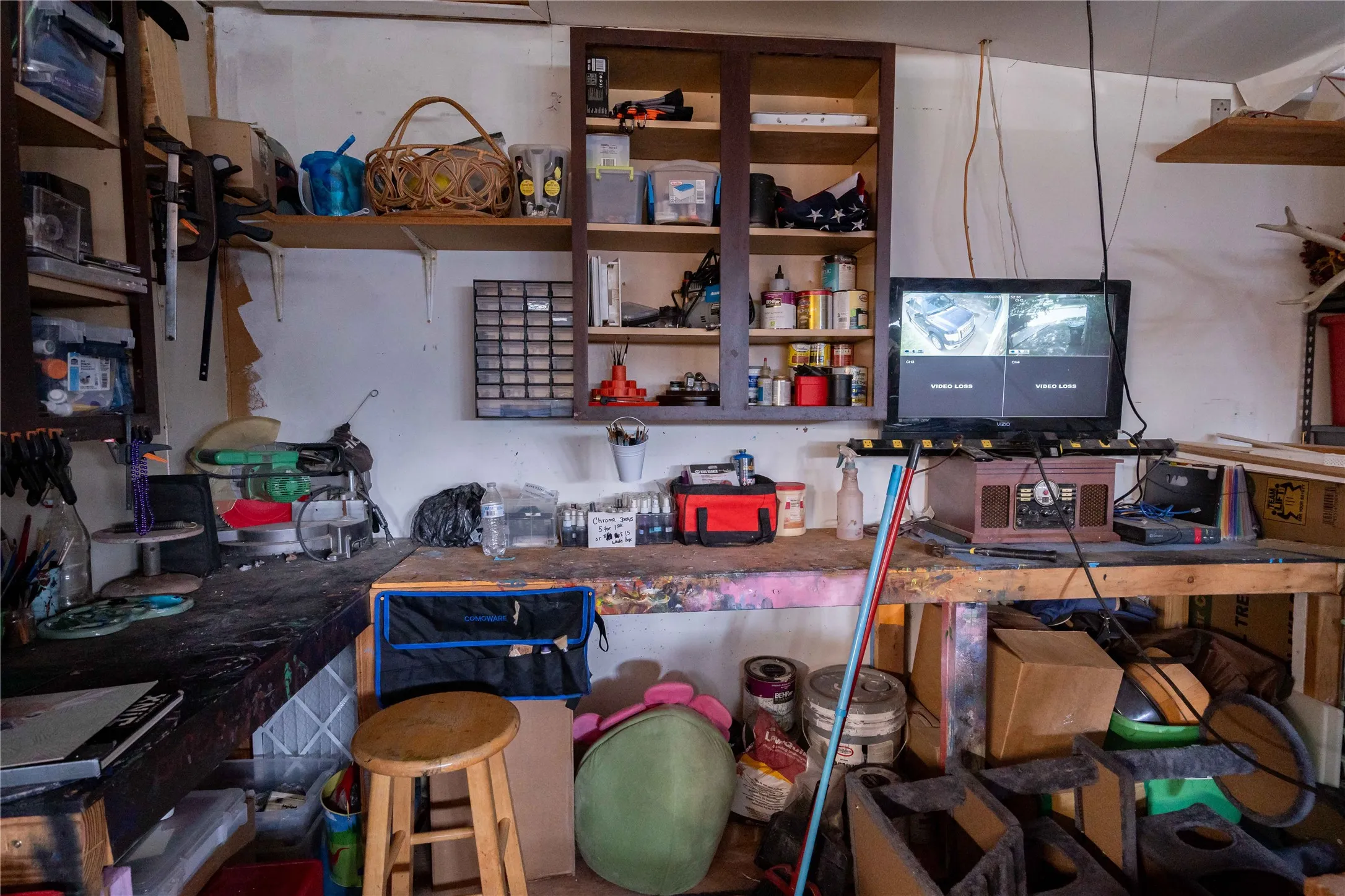 Work bench or craft enthusiast here's your space.