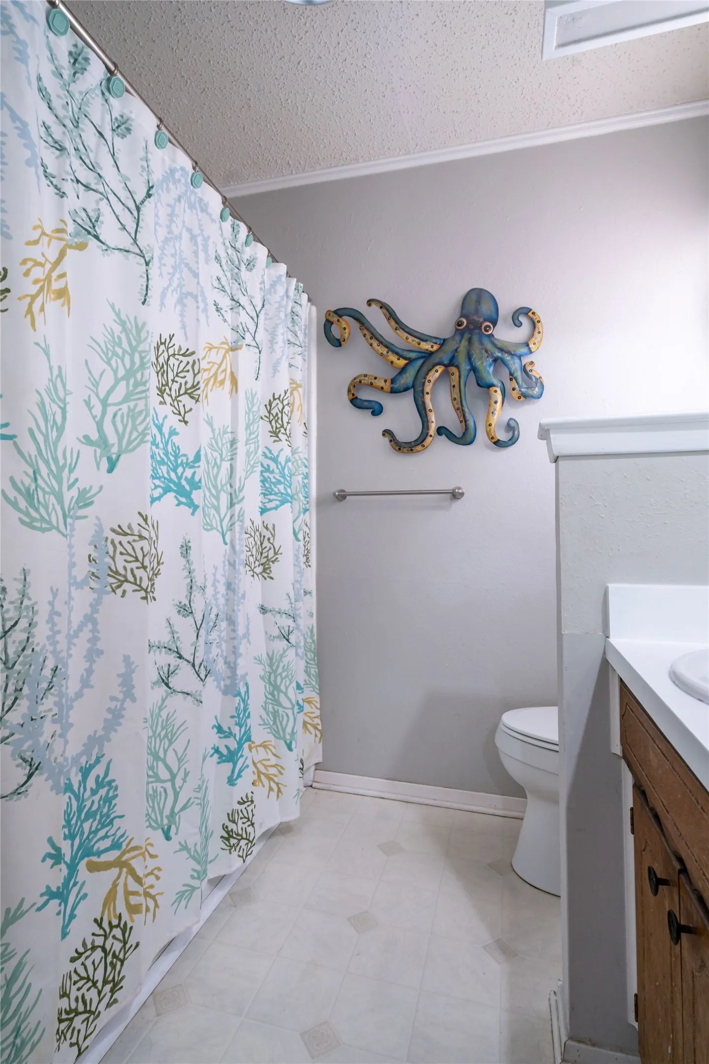 Hall bath with full sized tub