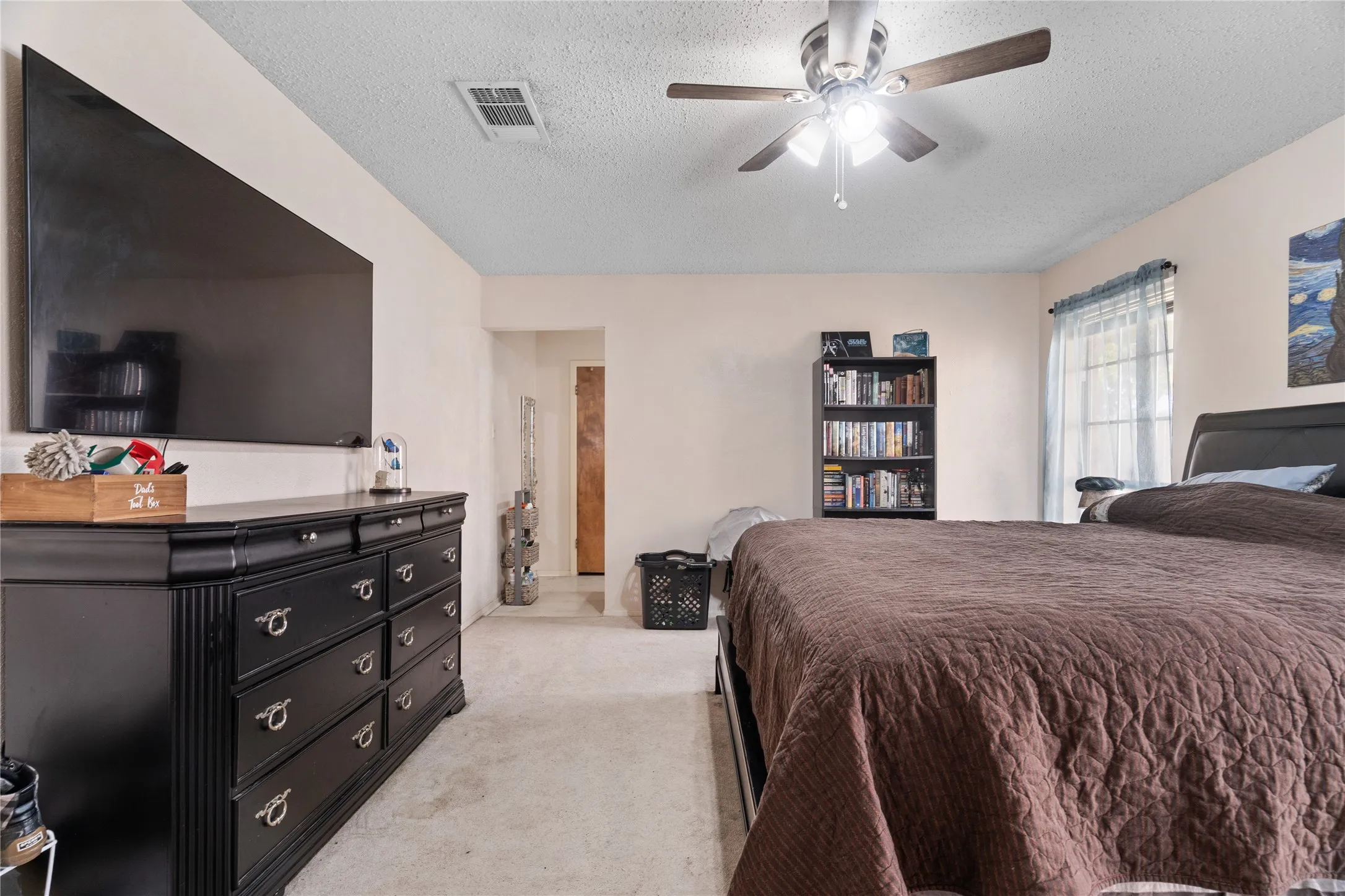 Hard to find a main bedroom with this much space
