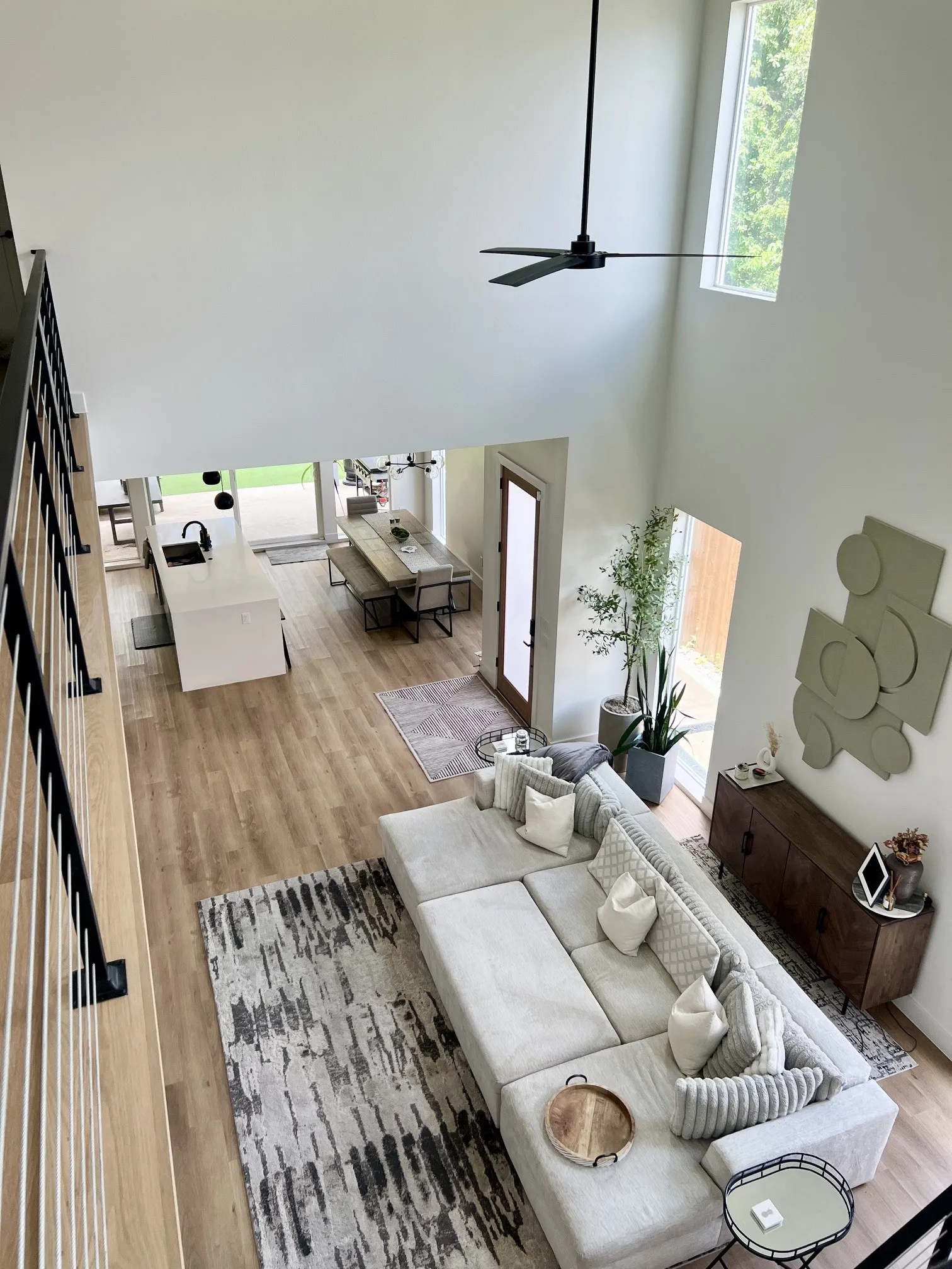 Single Family Residence For Rent in Dallas County , 2407 Crossman Avenue, Dallas, Texas 75212, 3 Bedroom, 3 Bathroom, Garage spaces, 2,174 Sqft, built in 2022, Price $3,750, mls#21354640, Real Estate Agent in Dallas, Homes For Rent in Dallas county, Homes For Rent in Dallas, Realtor in Dallas Texas, Real Estate Brokerage Independent Realty Texas, Luminita Cordes Realtor
