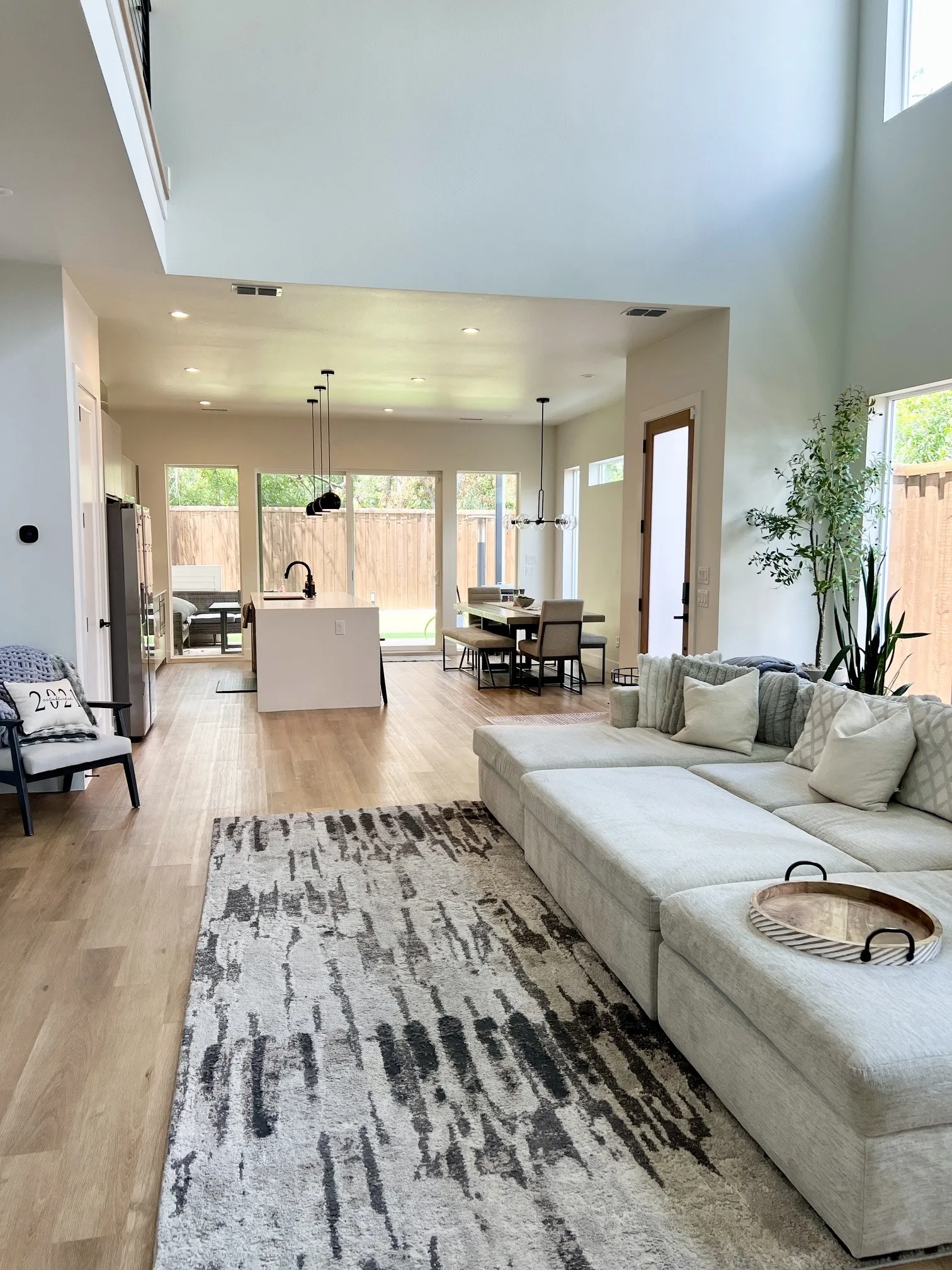 Single Family Residence For Rent in Dallas County , 2407 Crossman Avenue, Dallas, Texas 75212, 3 Bedroom, 3 Bathroom, Garage spaces, 2,174 Sqft, built in 2022, Price $3,750, mls#21354640, Real Estate Agent in Dallas, Homes For Rent in Dallas county, Homes For Rent in Dallas, Realtor in Dallas Texas, Real Estate Brokerage Independent Realty Texas, Luminita Cordes Realtor