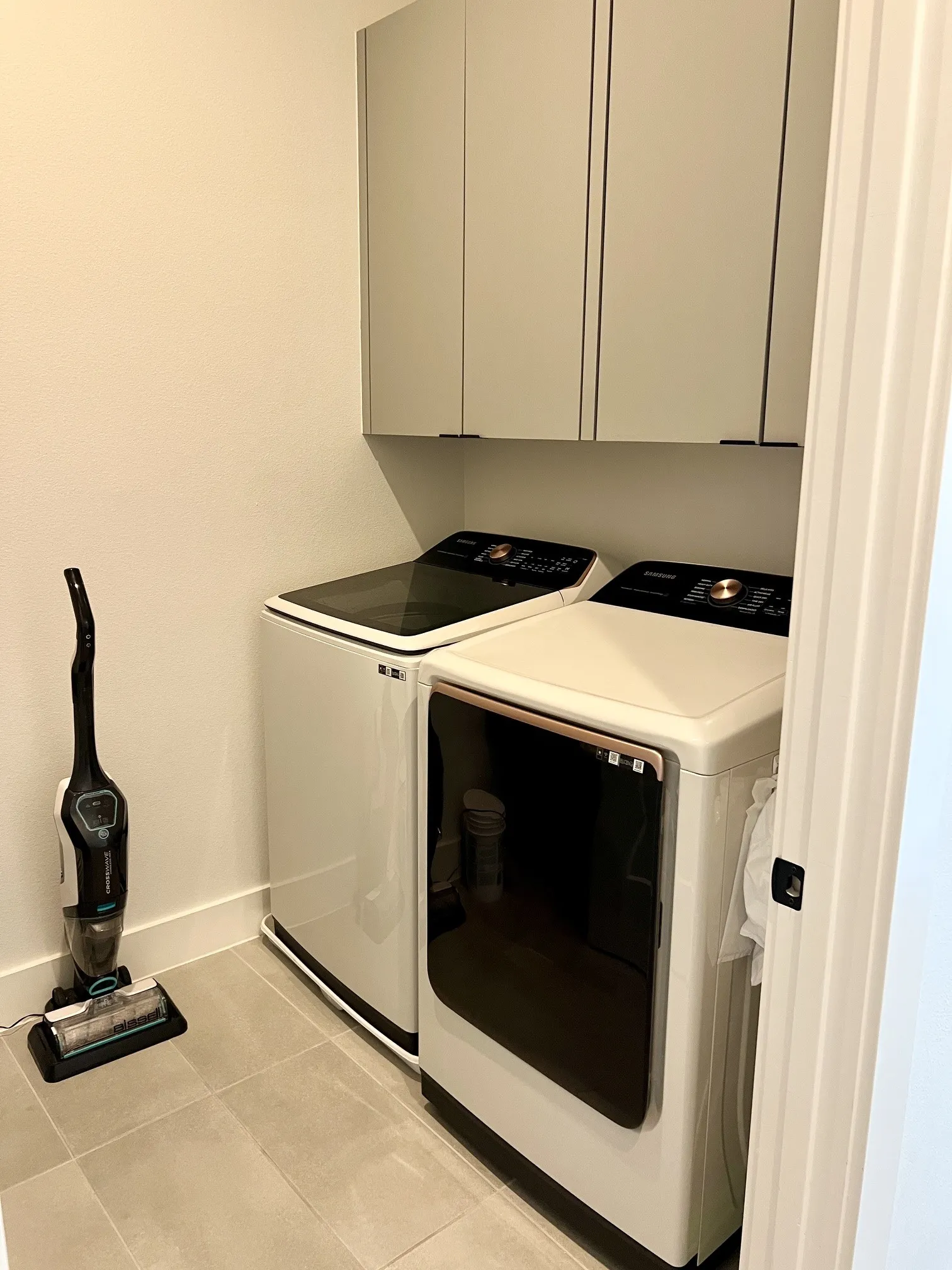Single Family Residence For Rent in Dallas County , 2407 Crossman Avenue, Dallas, Texas 75212, 3 Bedroom, 3 Bathroom, Garage spaces, 2,174 Sqft, built in 2022, Price $3,750, mls#21354640, Real Estate Agent in Dallas, Homes For Rent in Dallas county, Homes For Rent in Dallas, Realtor in Dallas Texas, Real Estate Brokerage Independent Realty Texas, Luminita Cordes Realtor