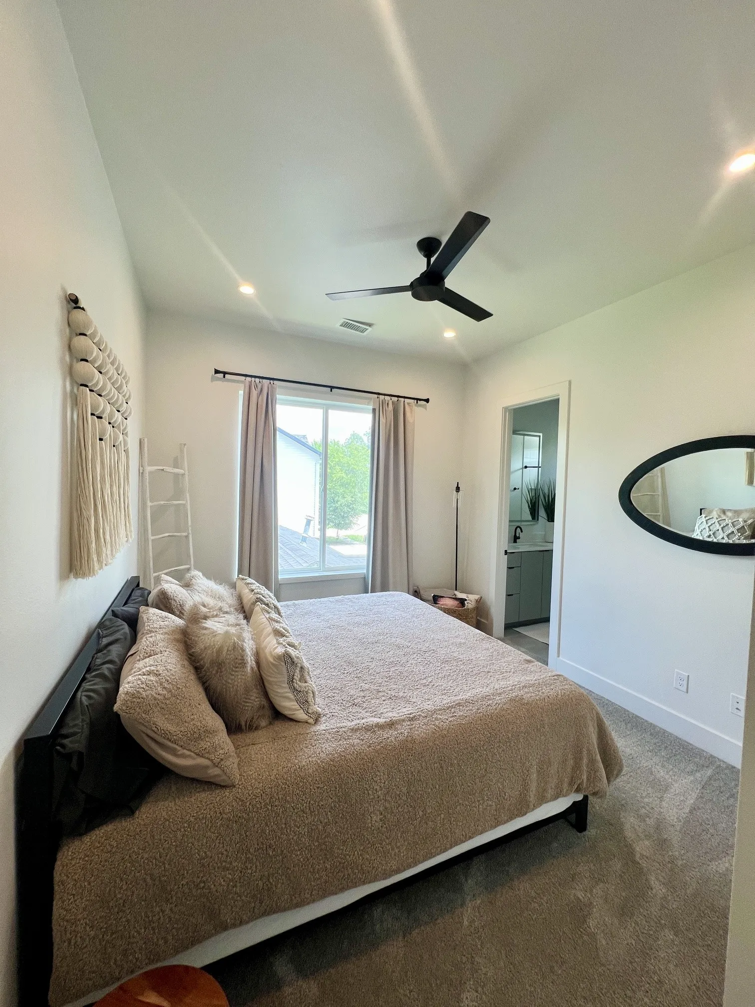 Single Family Residence For Rent in Dallas County , 2407 Crossman Avenue, Dallas, Texas 75212, 3 Bedroom, 3 Bathroom, Garage spaces, 2,174 Sqft, built in 2022, Price $3,750, mls#21354640, Real Estate Agent in Dallas, Homes For Rent in Dallas county, Homes For Rent in Dallas, Realtor in Dallas Texas, Real Estate Brokerage Independent Realty Texas, Luminita Cordes Realtor