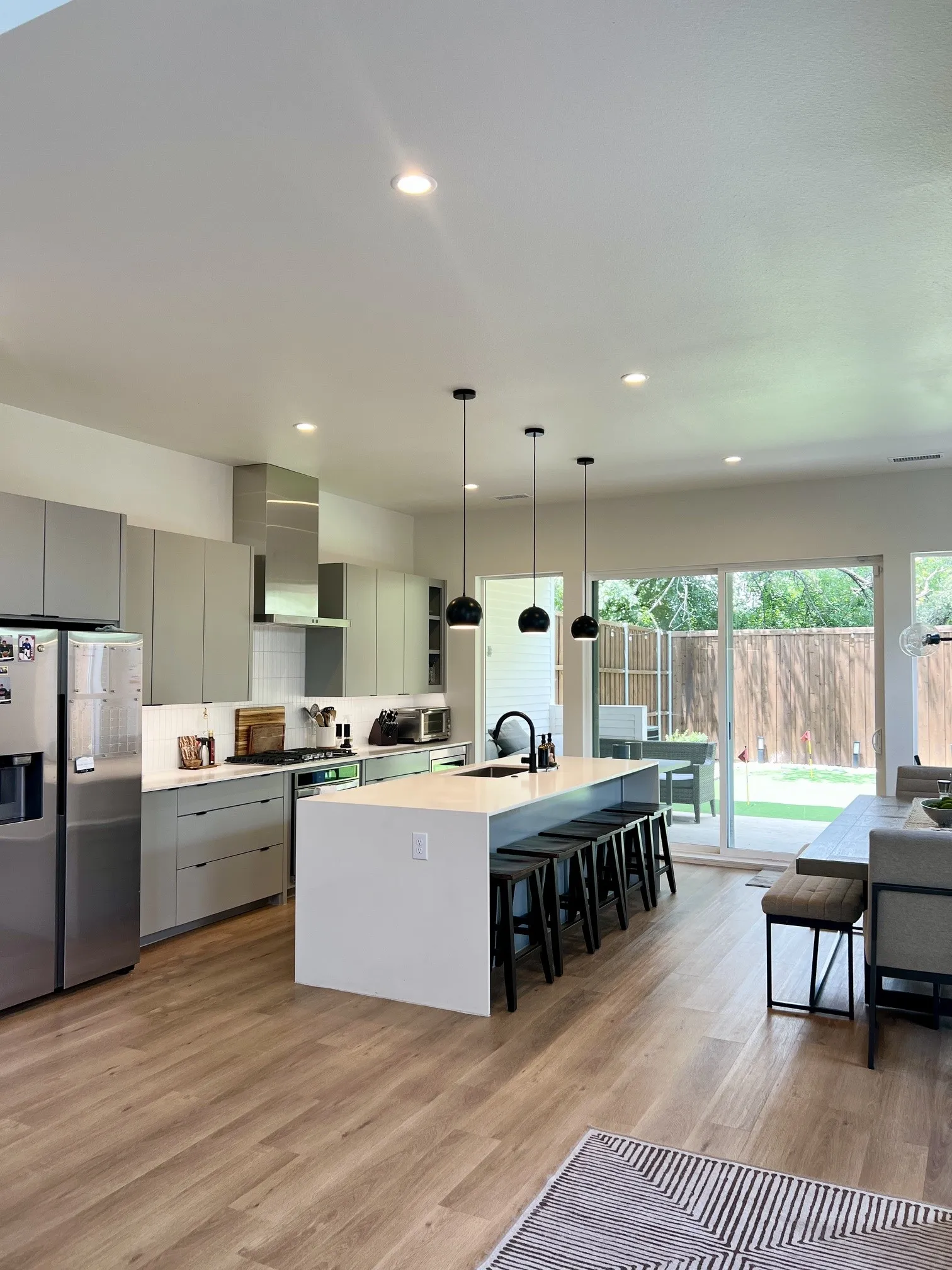Single Family Residence For Rent in Dallas County , 2407 Crossman Avenue, Dallas, Texas 75212, 3 Bedroom, 3 Bathroom, Garage spaces, 2,174 Sqft, built in 2022, Price $3,750, mls#21354640, Real Estate Agent in Dallas, Homes For Rent in Dallas county, Homes For Rent in Dallas, Realtor in Dallas Texas, Real Estate Brokerage Independent Realty Texas, Luminita Cordes Realtor