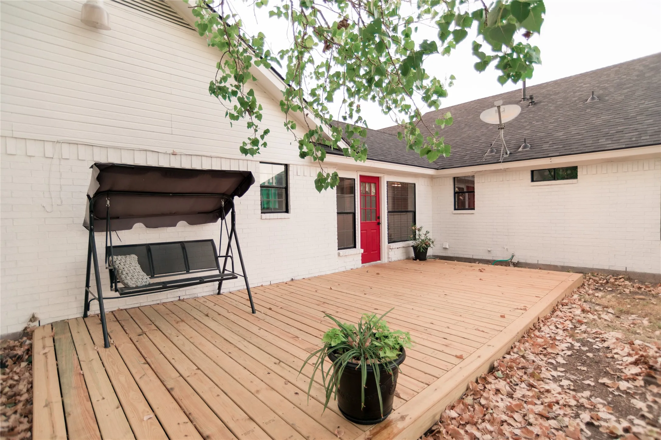 Single Family Residence For Sale in Erath County , 101 Scenic Drive, Dublin, Texas 76446, 3 Bedroom, 2 Bathroom, Garage spaces, 1,932 Sqft, built in 1995, mls#21355293, Real Estate Agent in Dublin, Homes For Sale in Erath county, Homes For Sale in Dublin, Realtor in Dublin Texas, Real Estate Brokerage Independent Realty Texas, Luminita Cordes Realtor