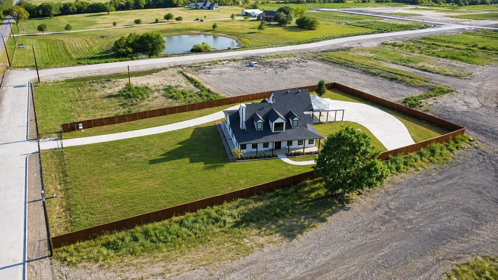 Single Family Residence For Sale in Grayson County , 669 Massey Road, Gunter, Texas 75058, 3 Bedroom, 3 Bathroom, 2 Garage spaces, 2,745 Sqft, built in 1997, mls#21354886, Real Estate Agent in Gunter, Homes For Sale in Grayson county, Homes For Sale in Gunter, Realtor in Gunter Texas, Real Estate Brokerage Independent Realty Texas, Luminita Cordes Realtor