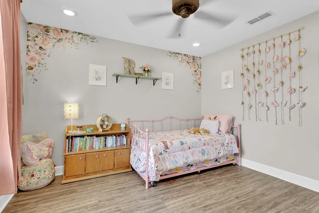 Single Family Residence For Sale in Smith County , 14308 CR 452, Lindale, Texas 75771, 3 Bedroom, 2 Bathroom, 2 Garage spaces, 1,545 Sqft, built in 2018, Price $299,000, mls#21355299, Real Estate Agent in Lindale, Homes For Sale in Smith county, Homes For Sale in Lindale, Realtor in Lindale Texas, Real Estate Brokerage Independent Realty Texas, Luminita Cordes Realtor