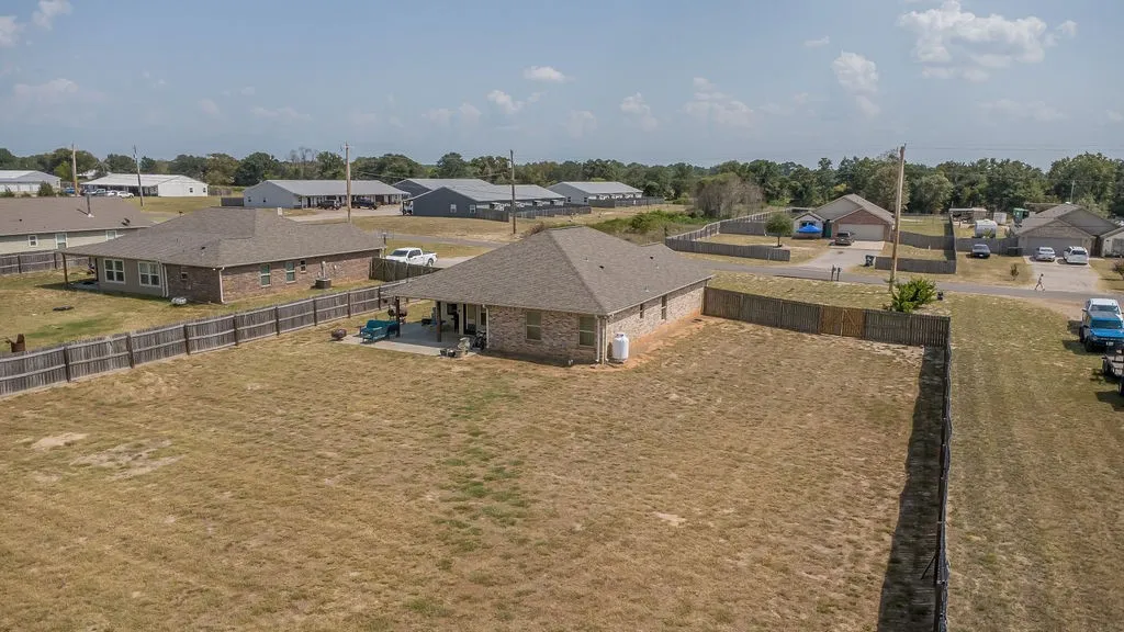 Single Family Residence For Sale in Smith County , 14308 CR 452, Lindale, Texas 75771, 3 Bedroom, 2 Bathroom, 2 Garage spaces, 1,545 Sqft, built in 2018, Price $299,000, mls#21355299, Real Estate Agent in Lindale, Homes For Sale in Smith county, Homes For Sale in Lindale, Realtor in Lindale Texas, Real Estate Brokerage Independent Realty Texas, Luminita Cordes Realtor