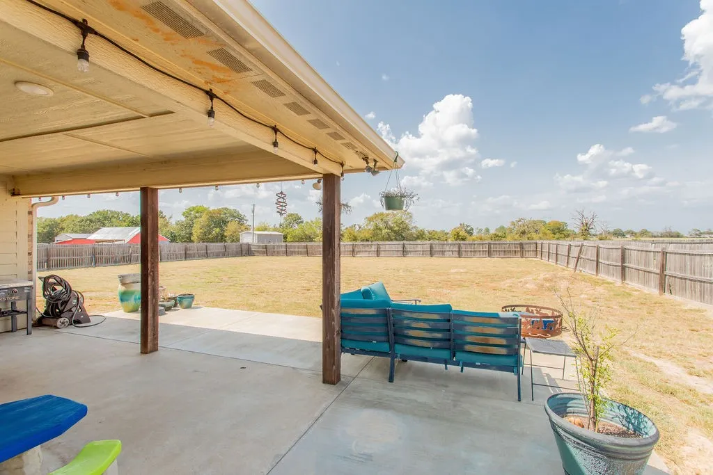 Single Family Residence For Sale in Smith County , 14308 CR 452, Lindale, Texas 75771, 3 Bedroom, 2 Bathroom, 2 Garage spaces, 1,545 Sqft, built in 2018, Price $299,000, mls#21355299, Real Estate Agent in Lindale, Homes For Sale in Smith county, Homes For Sale in Lindale, Realtor in Lindale Texas, Real Estate Brokerage Independent Realty Texas, Luminita Cordes Realtor