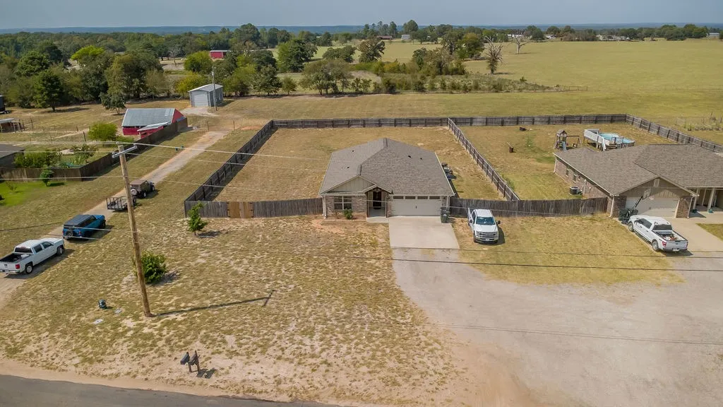Single Family Residence For Sale in Smith County , 14308 CR 452, Lindale, Texas 75771, 3 Bedroom, 2 Bathroom, 2 Garage spaces, 1,545 Sqft, built in 2018, Price $299,000, mls#21355299, Real Estate Agent in Lindale, Homes For Sale in Smith county, Homes For Sale in Lindale, Realtor in Lindale Texas, Real Estate Brokerage Independent Realty Texas, Luminita Cordes Realtor