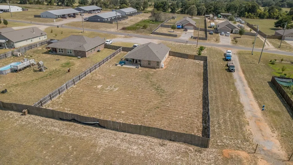 Single Family Residence For Sale in Smith County , 14308 CR 452, Lindale, Texas 75771, 3 Bedroom, 2 Bathroom, 2 Garage spaces, 1,545 Sqft, built in 2018, Price $299,000, mls#21355299, Real Estate Agent in Lindale, Homes For Sale in Smith county, Homes For Sale in Lindale, Realtor in Lindale Texas, Real Estate Brokerage Independent Realty Texas, Luminita Cordes Realtor