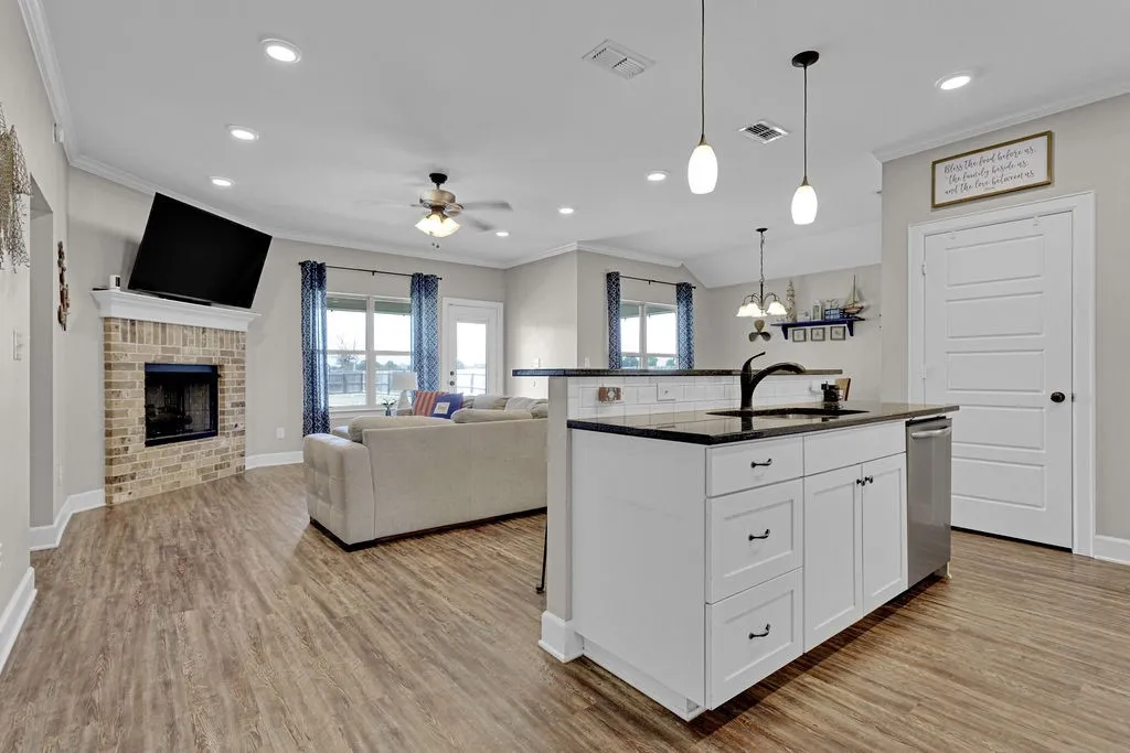 Single Family Residence For Sale in Smith County , 14308 CR 452, Lindale, Texas 75771, 3 Bedroom, 2 Bathroom, 2 Garage spaces, 1,545 Sqft, built in 2018, Price $299,000, mls#21355299, Real Estate Agent in Lindale, Homes For Sale in Smith county, Homes For Sale in Lindale, Realtor in Lindale Texas, Real Estate Brokerage Independent Realty Texas, Luminita Cordes Realtor