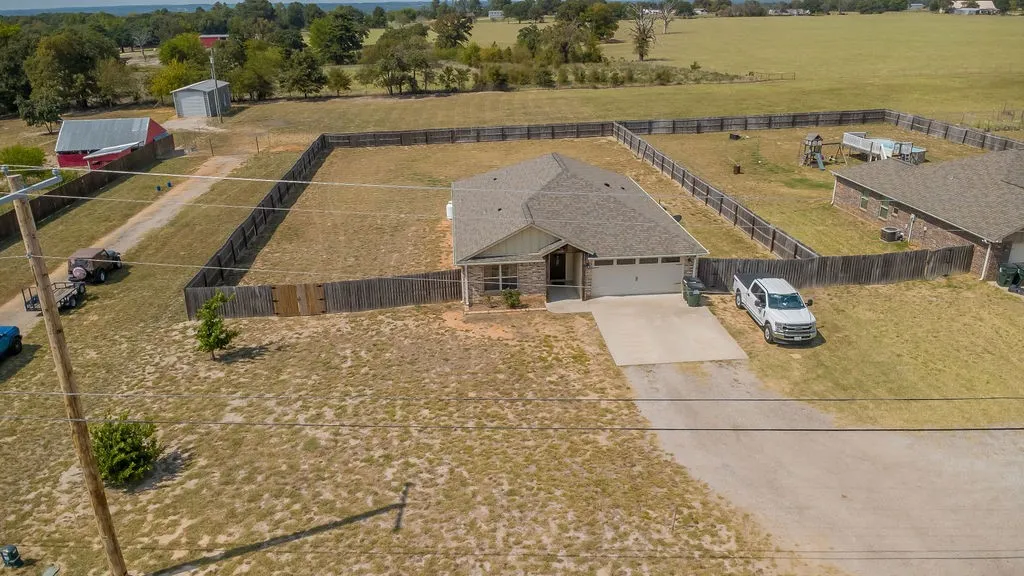 Single Family Residence For Sale in Smith County , 14308 CR 452, Lindale, Texas 75771, 3 Bedroom, 2 Bathroom, 2 Garage spaces, 1,545 Sqft, built in 2018, Price $299,000, mls#21355299, Real Estate Agent in Lindale, Homes For Sale in Smith county, Homes For Sale in Lindale, Realtor in Lindale Texas, Real Estate Brokerage Independent Realty Texas, Luminita Cordes Realtor