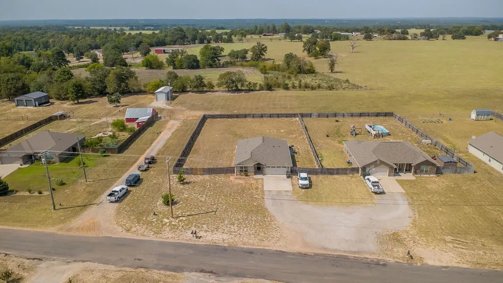 Single Family Residence For Sale in Smith County , 14308 CR 452, Lindale, Texas 75771, 3 Bedroom, 2 Bathroom, 2 Garage spaces, 1,545 Sqft, built in 2018, Price $299,000, mls#21355299, Real Estate Agent in Lindale, Homes For Sale in Smith county, Homes For Sale in Lindale, Realtor in Lindale Texas, Real Estate Brokerage Independent Realty Texas, Luminita Cordes Realtor