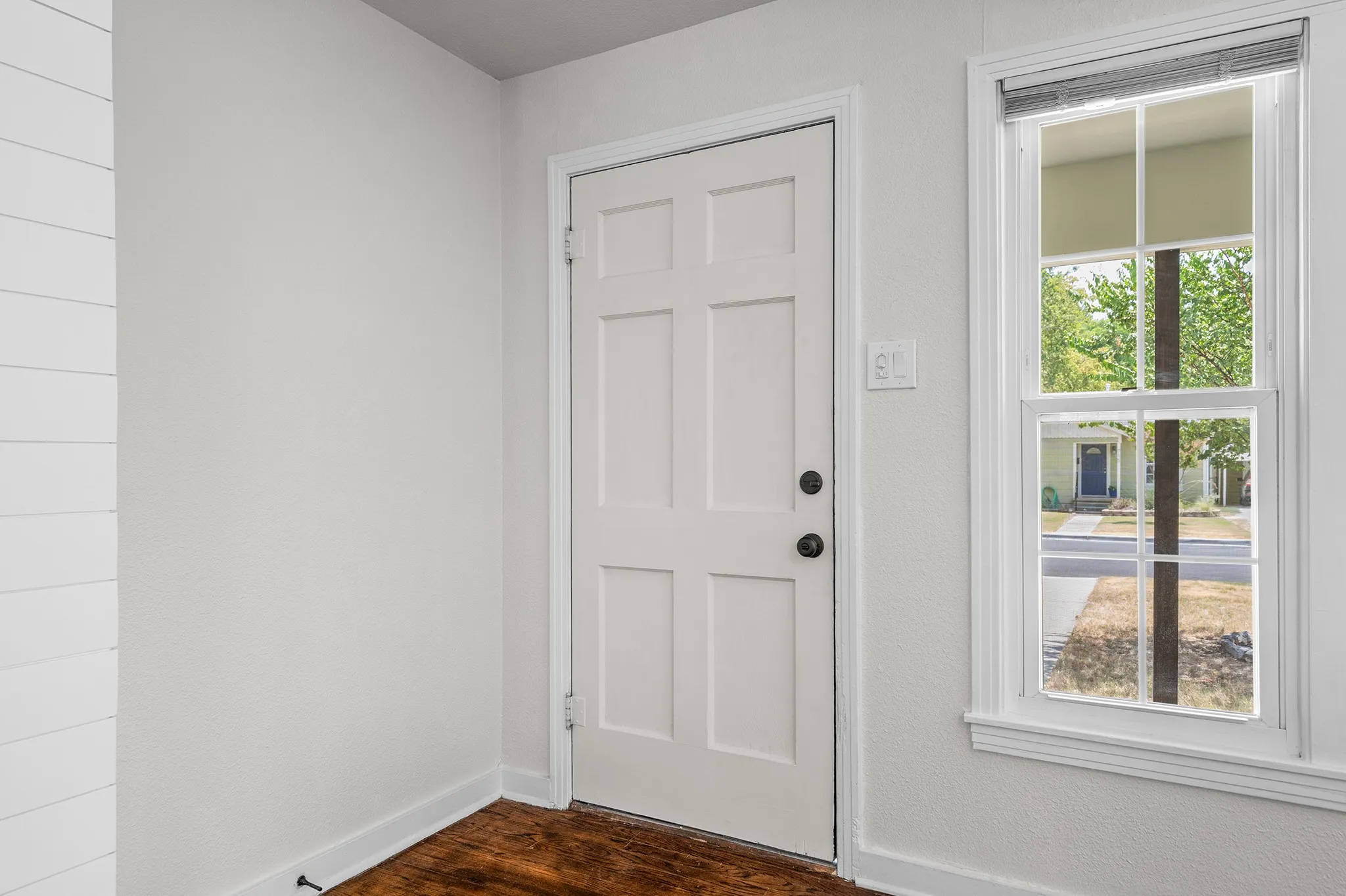 Single Family Residence For Sale in Denton County , 714 Cordell Street, Denton, Texas 76201, 3 Bedroom, 2 Bathroom, Garage spaces, 1,276 Sqft, built in 1949, Price $290,000, mls#21344222, Real Estate Agent in Denton, Homes For Sale in Denton county, Homes For Sale in Denton, Realtor in Denton Texas, Real Estate Brokerage Independent Realty Texas, Luminita Cordes Realtor