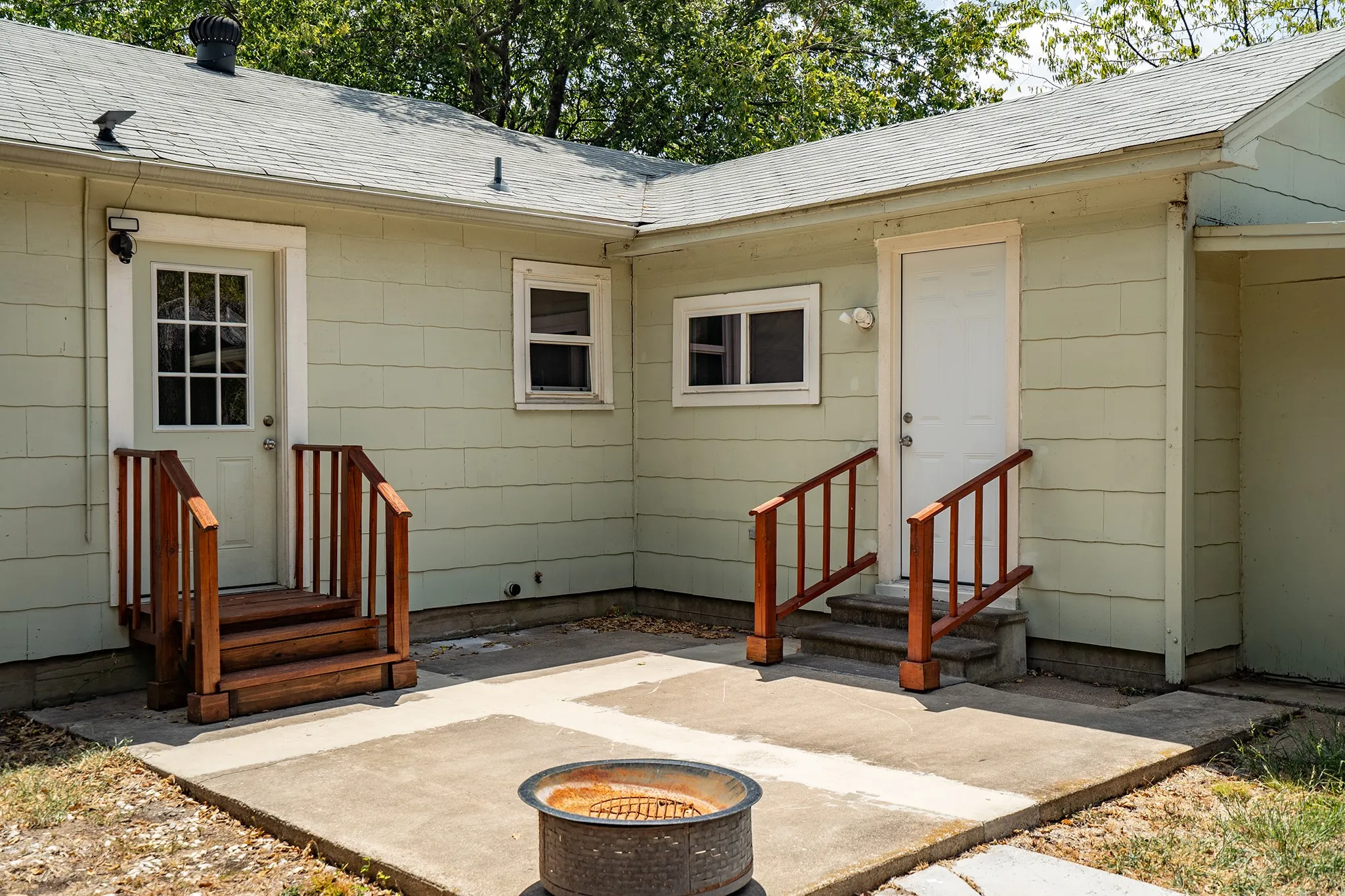 Single Family Residence For Sale in Denton County , 714 Cordell Street, Denton, Texas 76201, 3 Bedroom, 2 Bathroom, Garage spaces, 1,276 Sqft, built in 1949, Price $290,000, mls#21344222, Real Estate Agent in Denton, Homes For Sale in Denton county, Homes For Sale in Denton, Realtor in Denton Texas, Real Estate Brokerage Independent Realty Texas, Luminita Cordes Realtor