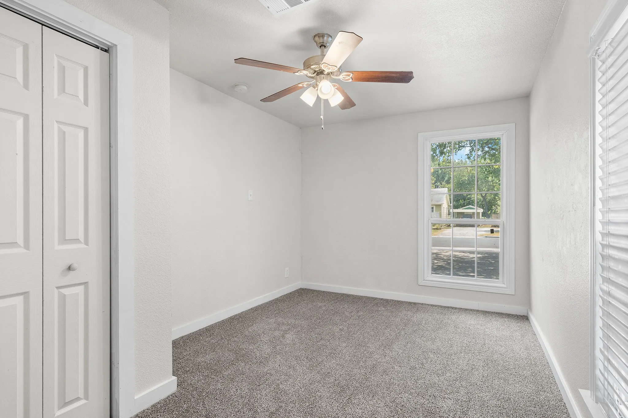 Single Family Residence For Sale in Denton County , 714 Cordell Street, Denton, Texas 76201, 3 Bedroom, 2 Bathroom, Garage spaces, 1,276 Sqft, built in 1949, Price $290,000, mls#21344222, Real Estate Agent in Denton, Homes For Sale in Denton county, Homes For Sale in Denton, Realtor in Denton Texas, Real Estate Brokerage Independent Realty Texas, Luminita Cordes Realtor
