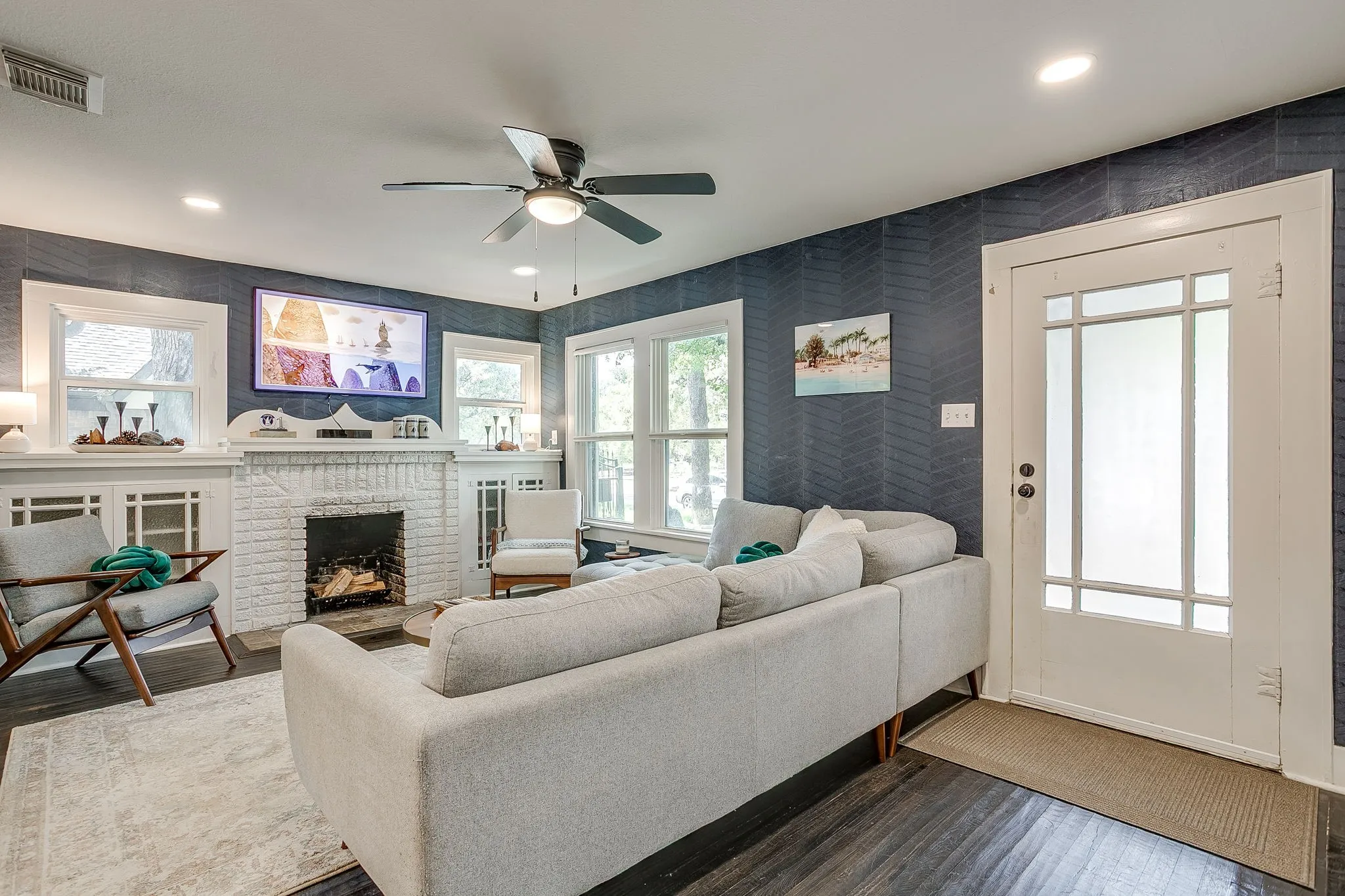 Single Family Residence For Sale in Tarrant County , 2310 Primrose Avenue, Fort Worth, Texas 76111, 3 Bedroom, 2 Bathroom, 2 Garage spaces, 1,428 Sqft, built in 1930, mls#21354726, Real Estate Agent in Fort Worth, Homes For Sale in Tarrant county, Homes For Sale in Fort Worth, Realtor in Fort Worth Texas, Real Estate Brokerage Independent Realty Texas, Luminita Cordes Realtor