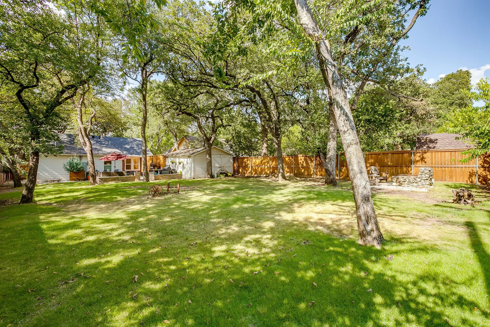 Single Family Residence For Sale in Tarrant County , 2310 Primrose Avenue, Fort Worth, Texas 76111, 3 Bedroom, 2 Bathroom, 2 Garage spaces, 1,428 Sqft, built in 1930, mls#21354726, Real Estate Agent in Fort Worth, Homes For Sale in Tarrant county, Homes For Sale in Fort Worth, Realtor in Fort Worth Texas, Real Estate Brokerage Independent Realty Texas, Luminita Cordes Realtor