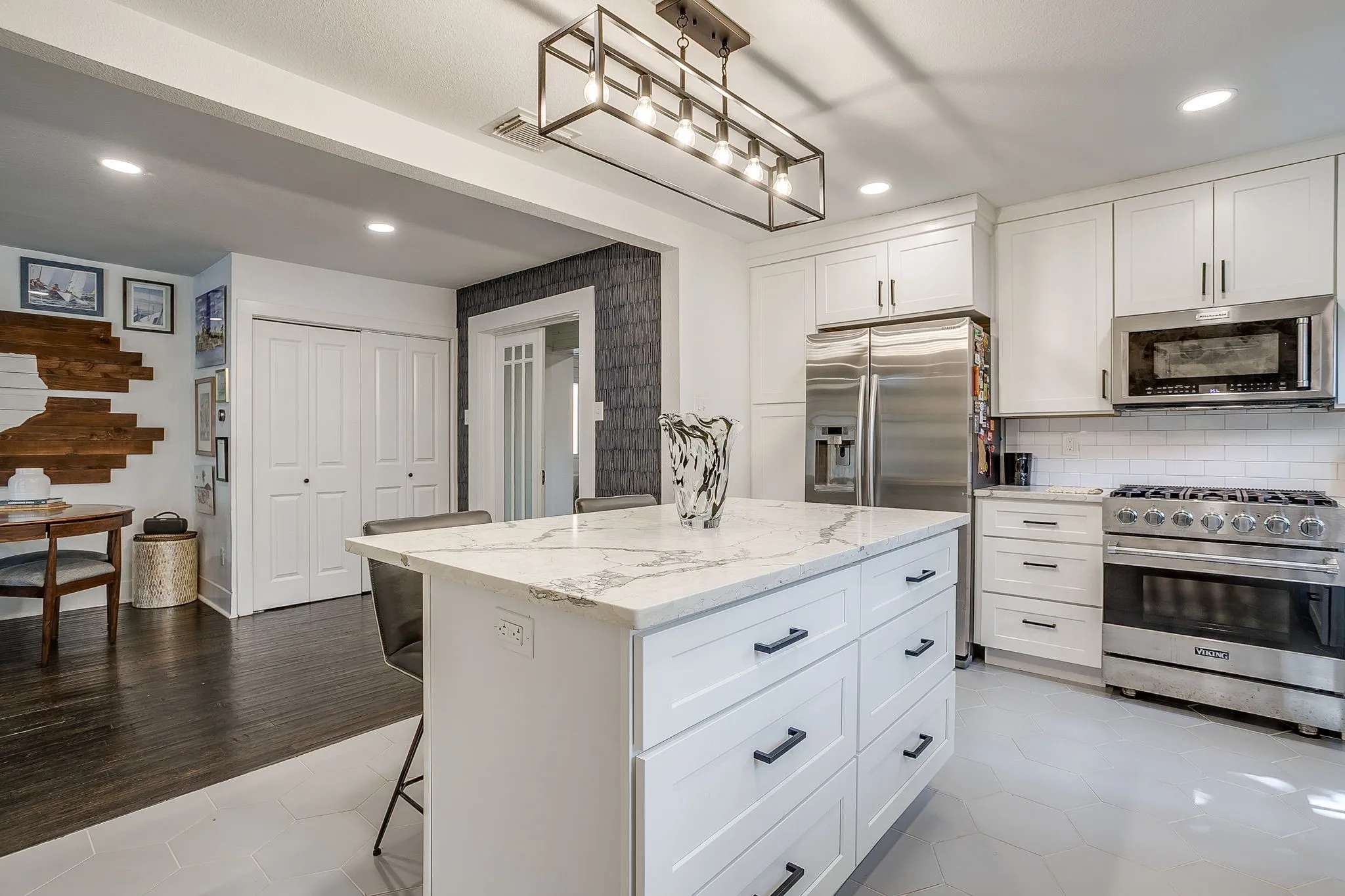 Single Family Residence For Sale in Tarrant County , 2310 Primrose Avenue, Fort Worth, Texas 76111, 3 Bedroom, 2 Bathroom, 2 Garage spaces, 1,428 Sqft, built in 1930, mls#21354726, Real Estate Agent in Fort Worth, Homes For Sale in Tarrant county, Homes For Sale in Fort Worth, Realtor in Fort Worth Texas, Real Estate Brokerage Independent Realty Texas, Luminita Cordes Realtor